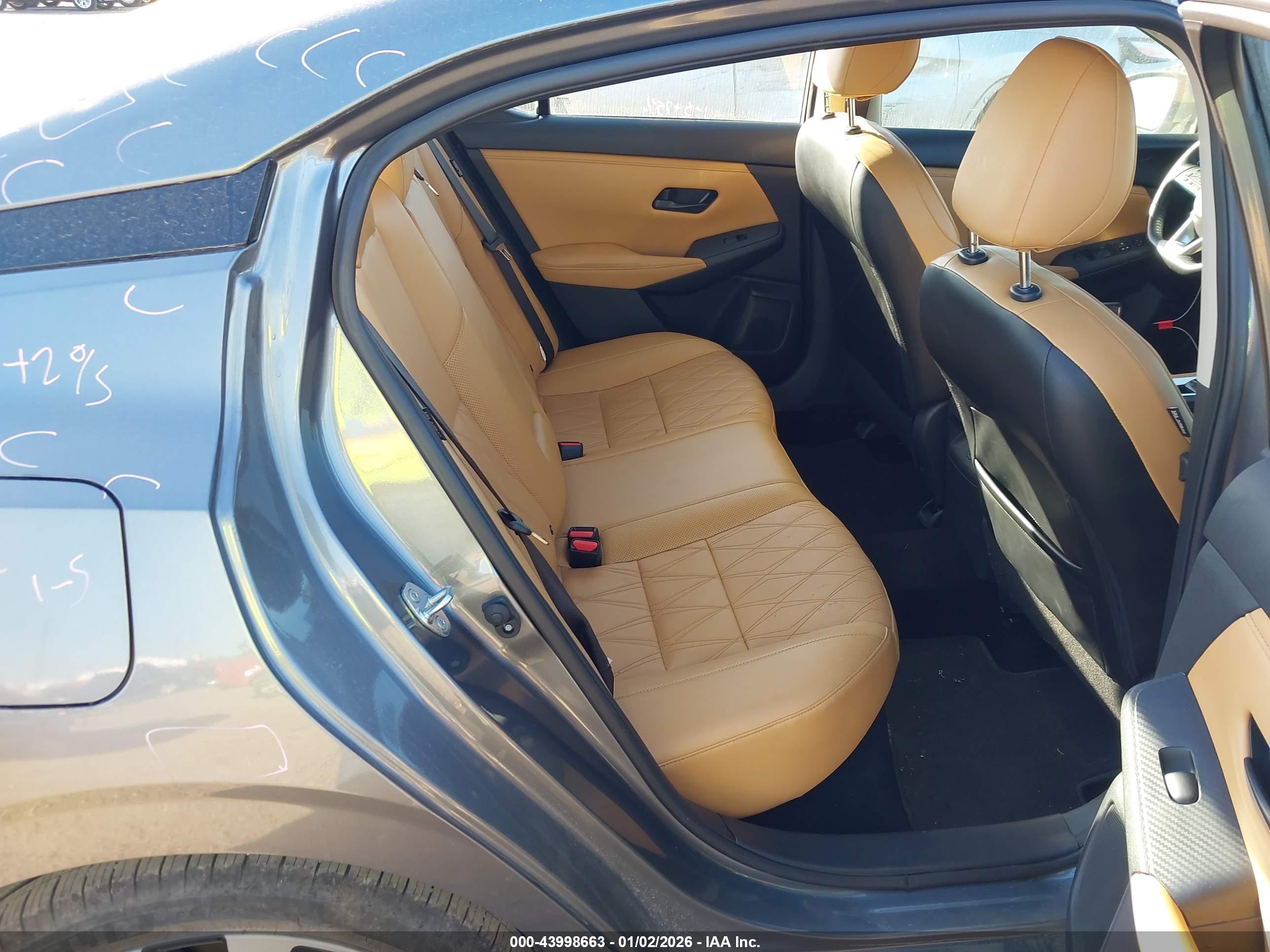 NISSAN SENTRA image 8