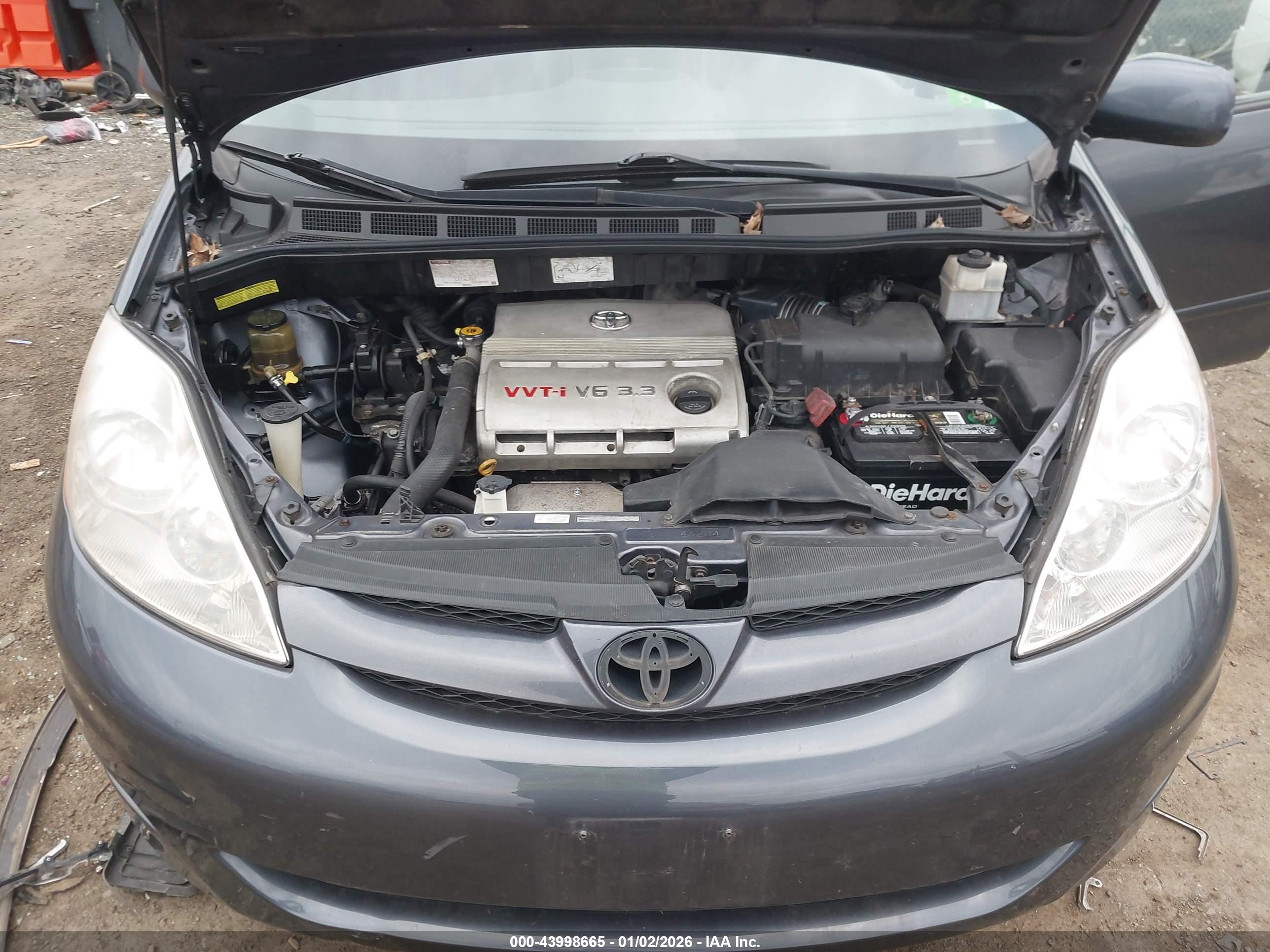 TOYOTA SIENNA image 10