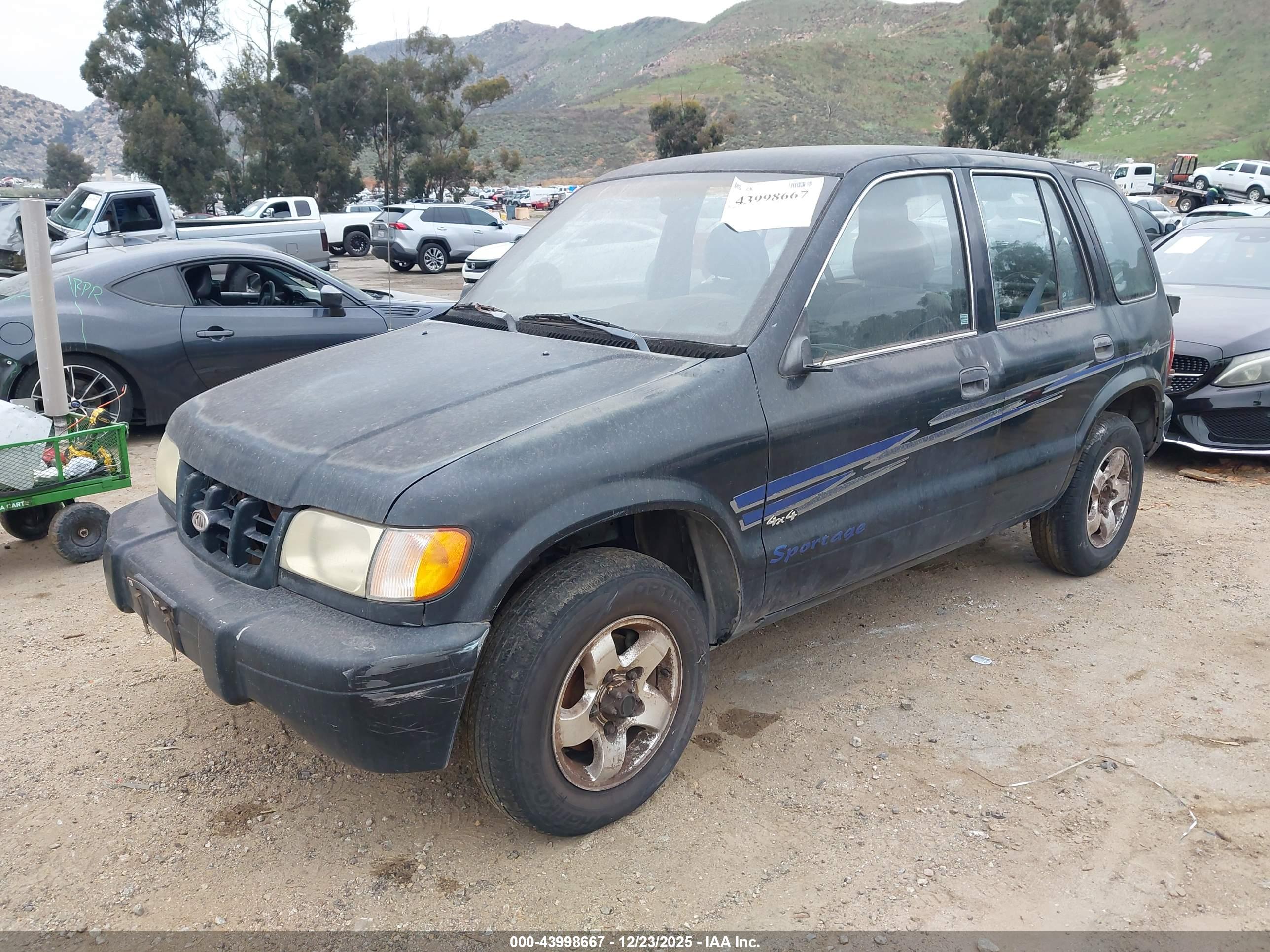 KIA SPORTAGE image 2