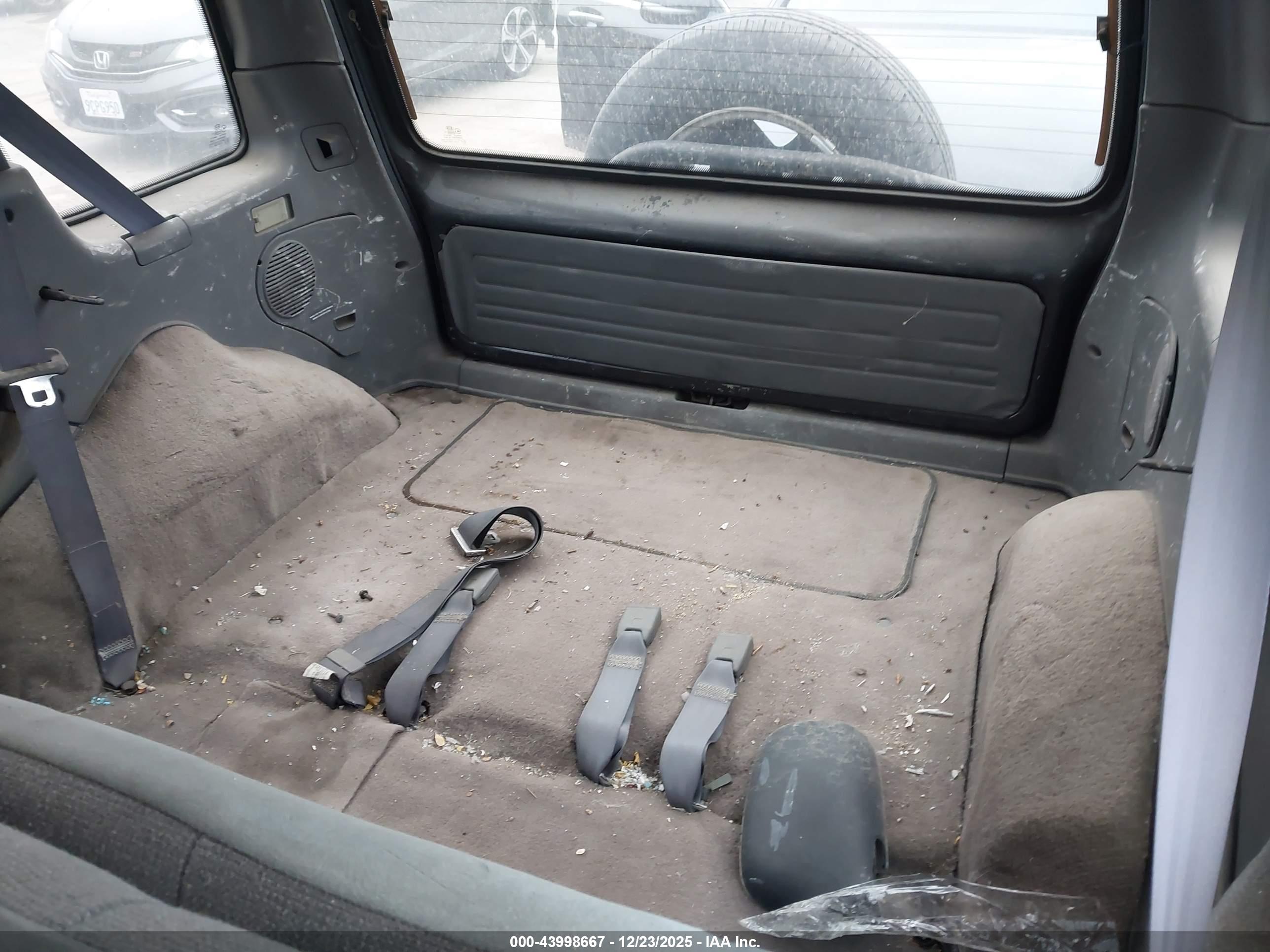 KIA SPORTAGE image 8