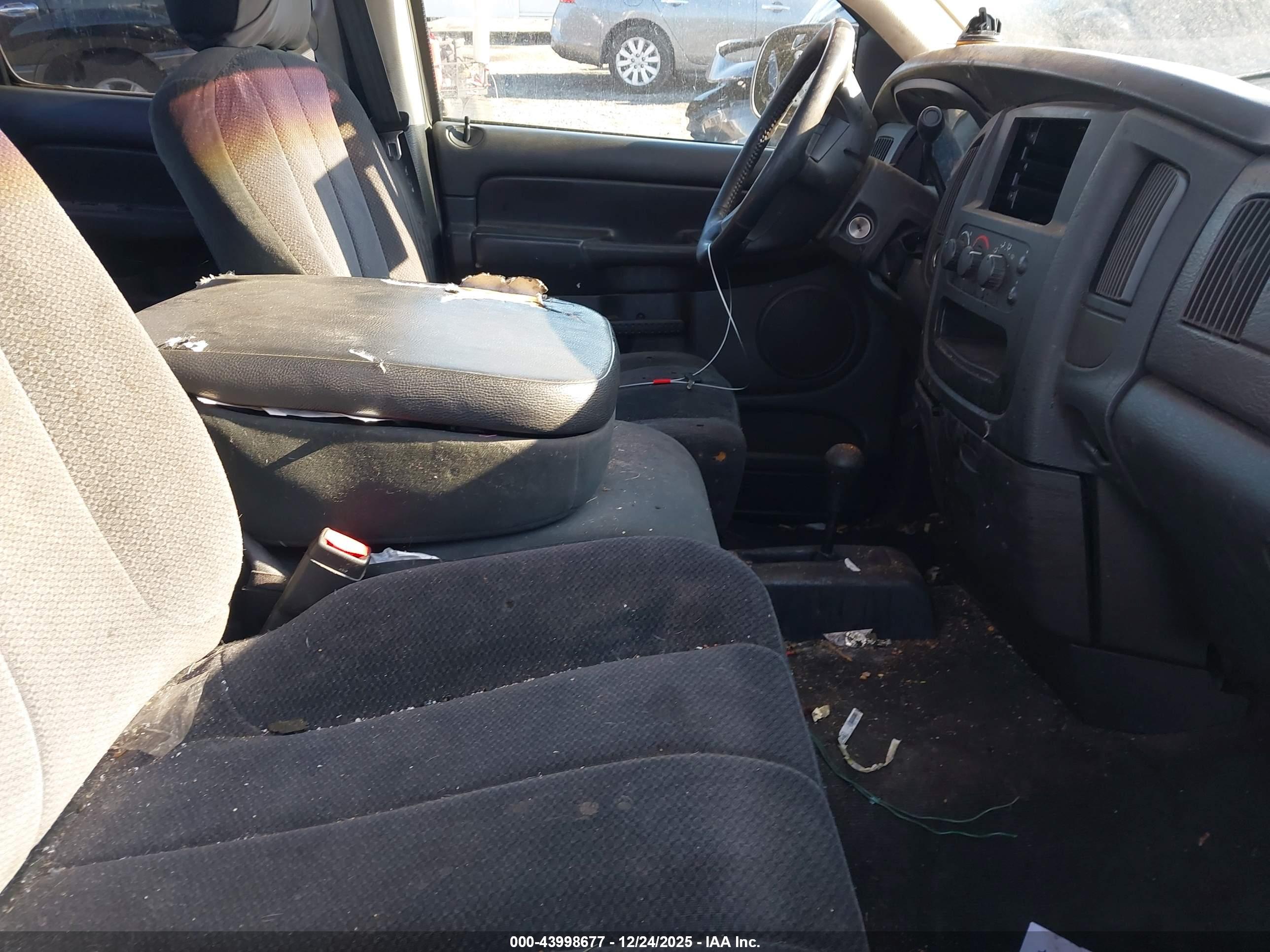 DODGE RAM image 5