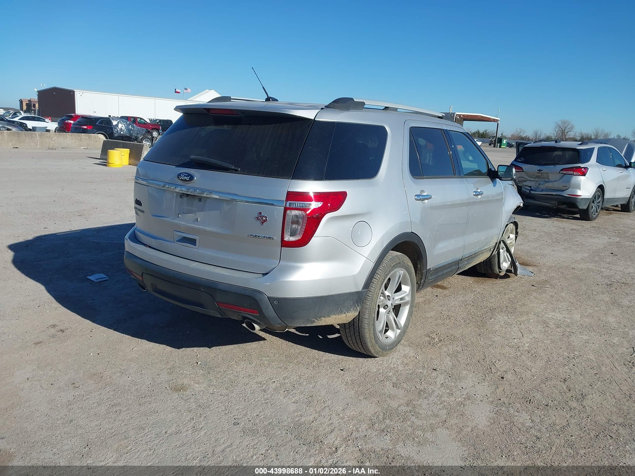FORD EXPLORER image 4