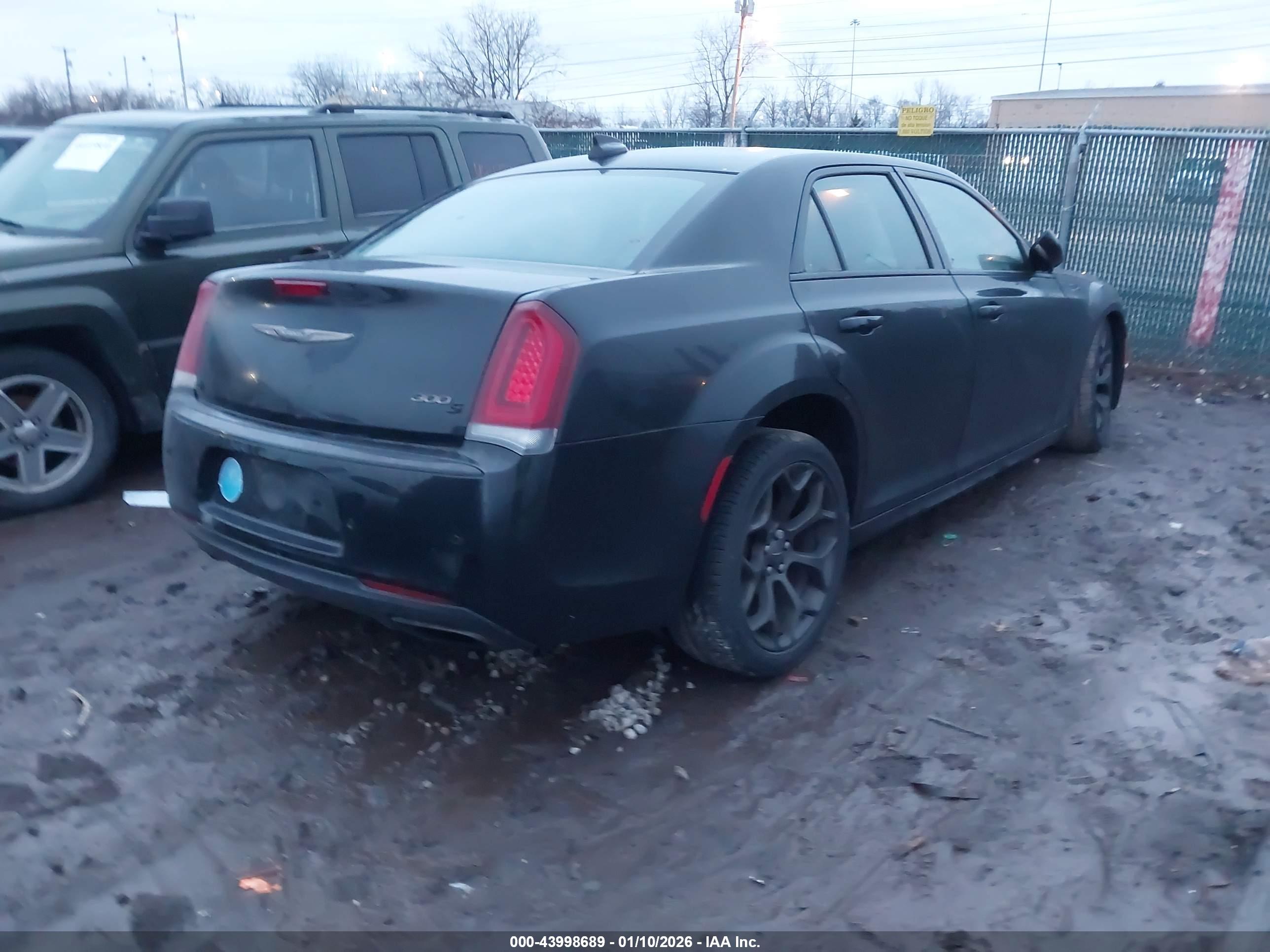 CHRYSLER 300 image 4