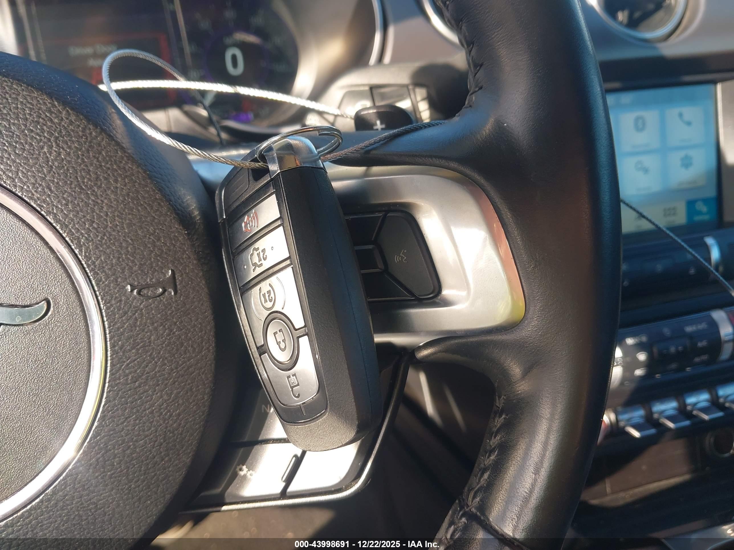 FORD MUSTANG image 11