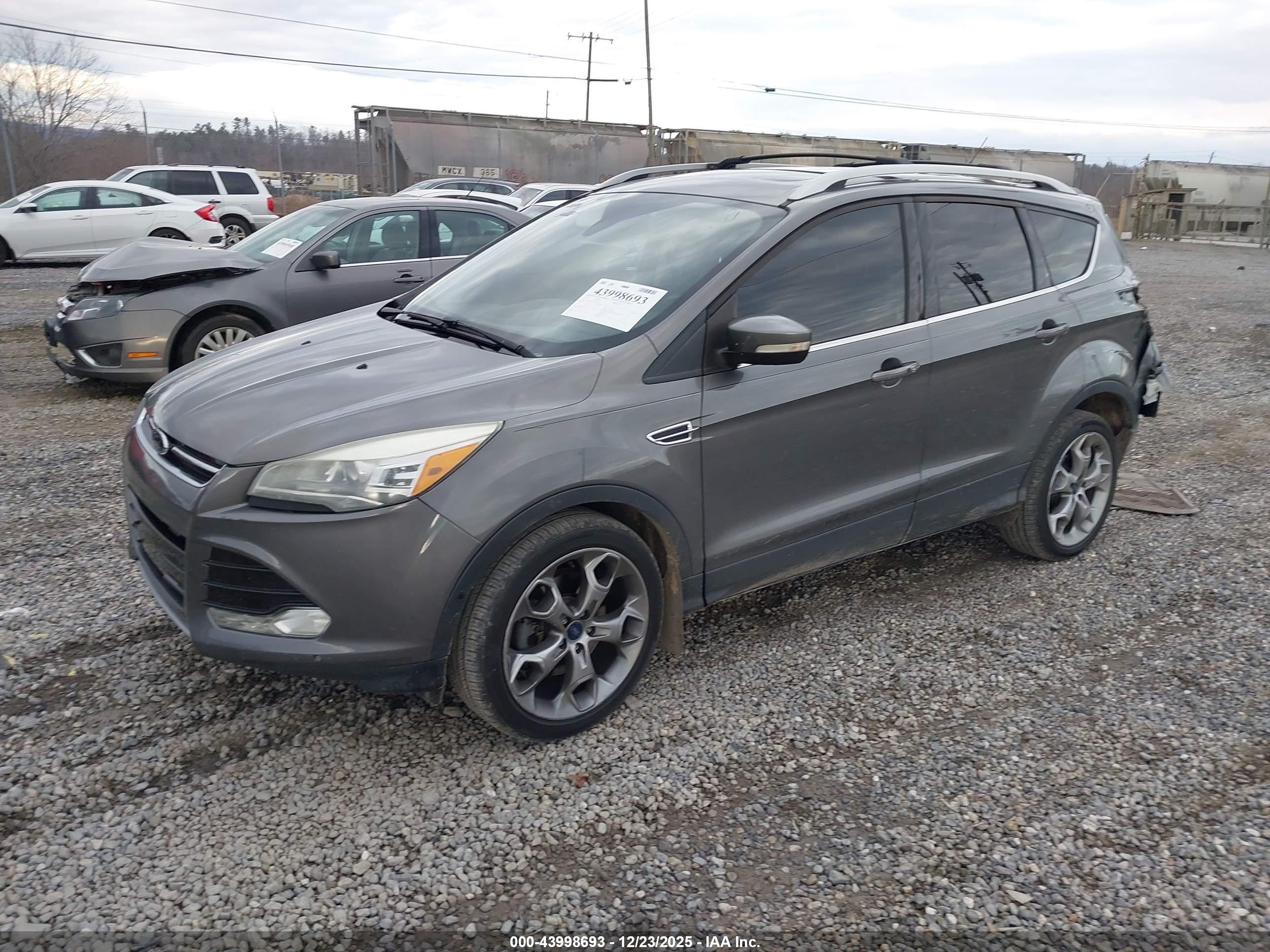 FORD ESCAPE image 2