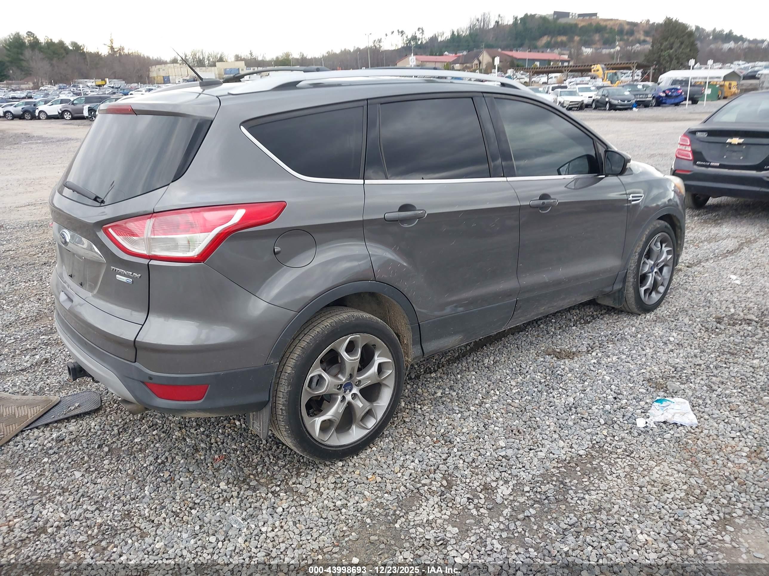 FORD ESCAPE image 4
