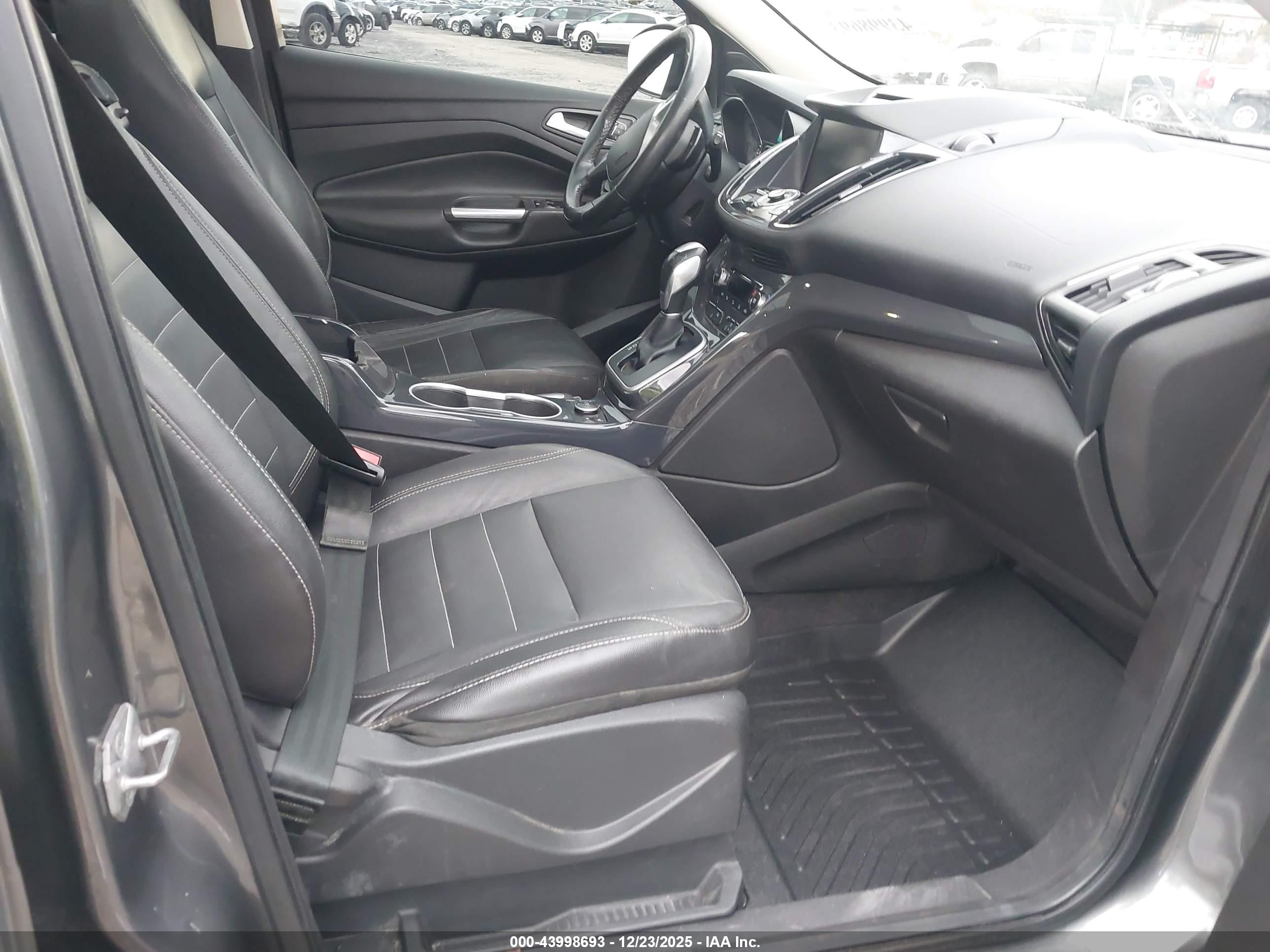 FORD ESCAPE image 5