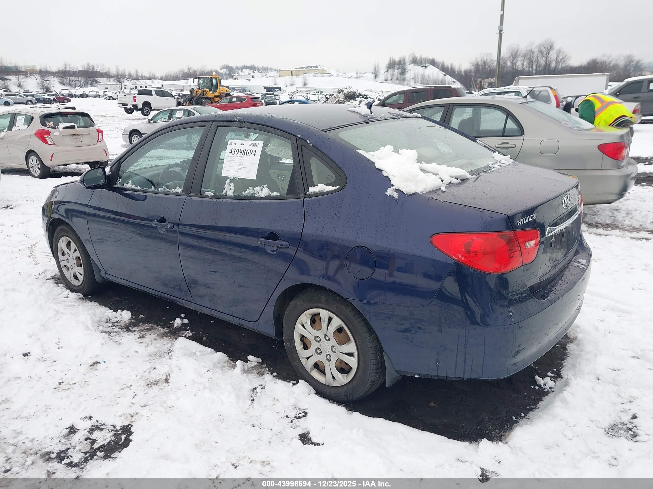 HYUNDAI ELANTRA image 3
