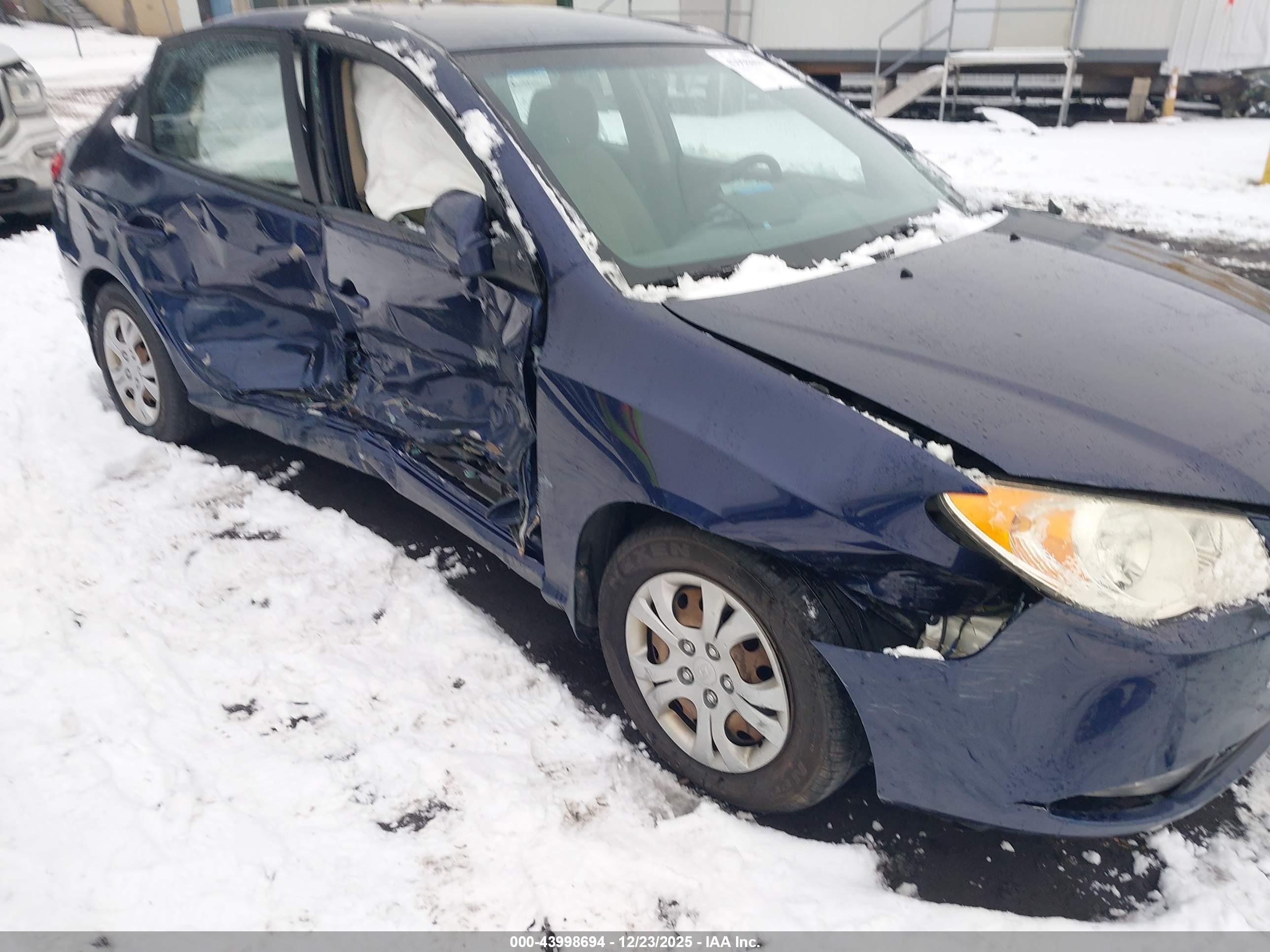 HYUNDAI ELANTRA image 6