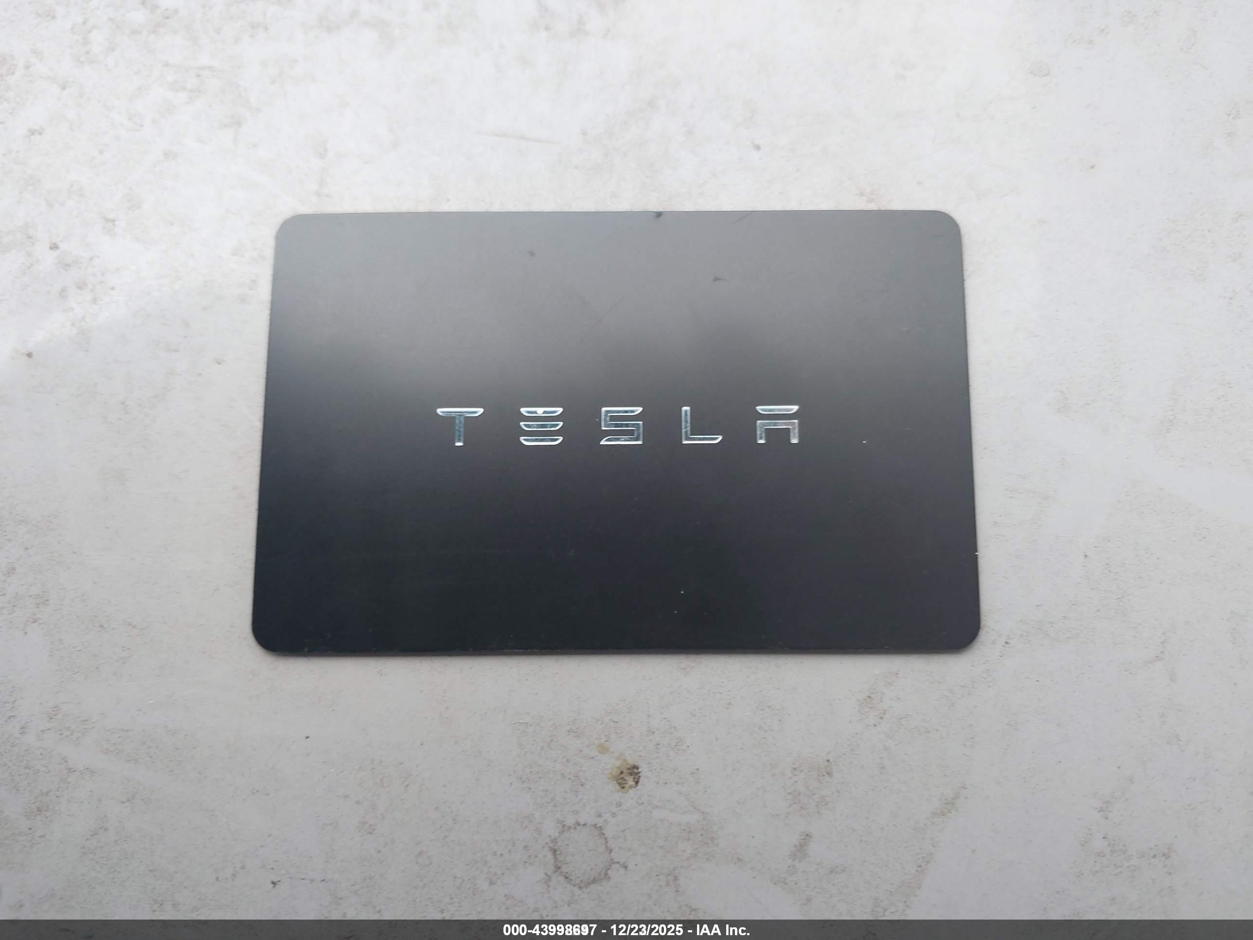 TESLA MODEL image 11