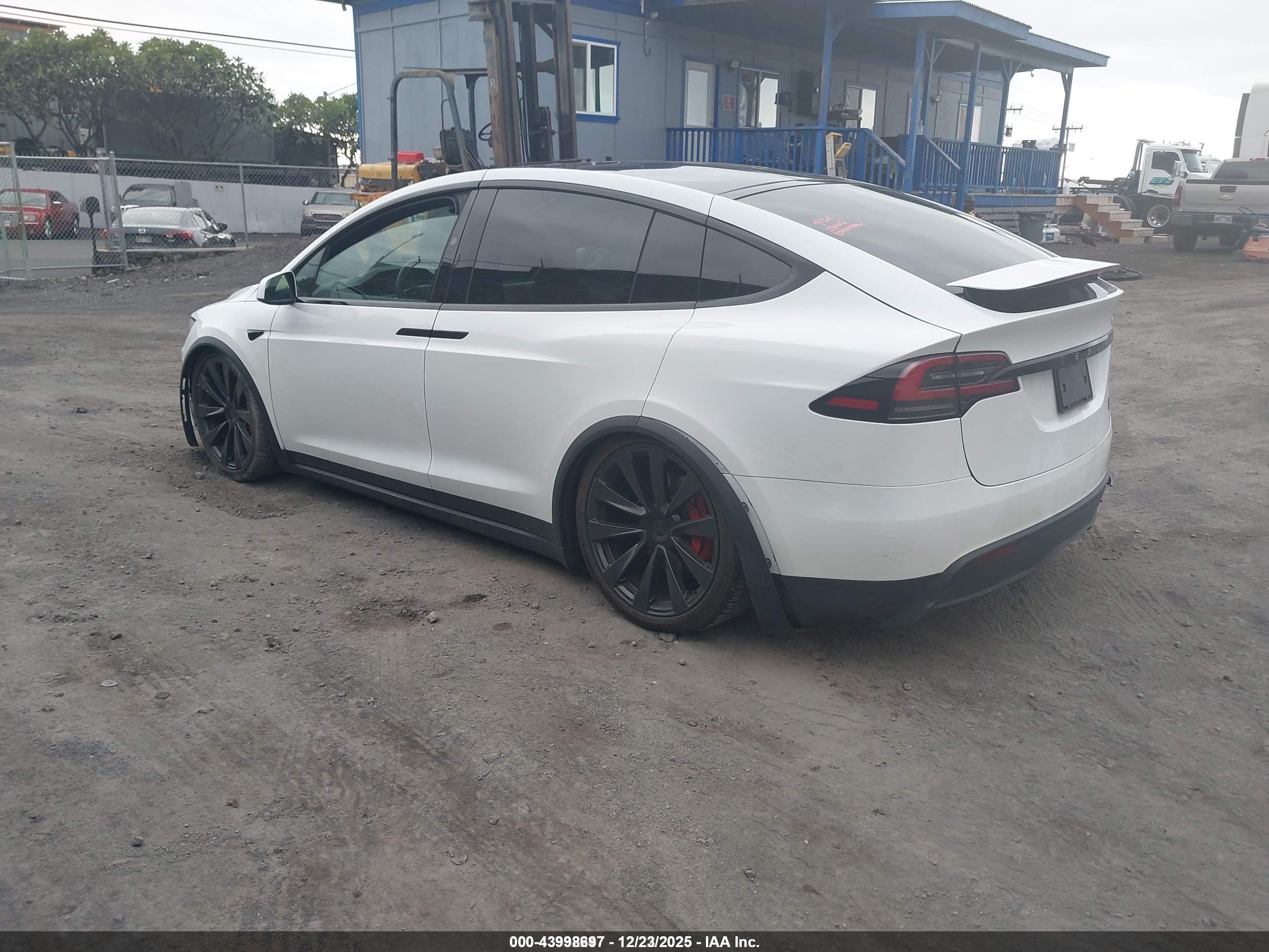 TESLA MODEL image 3
