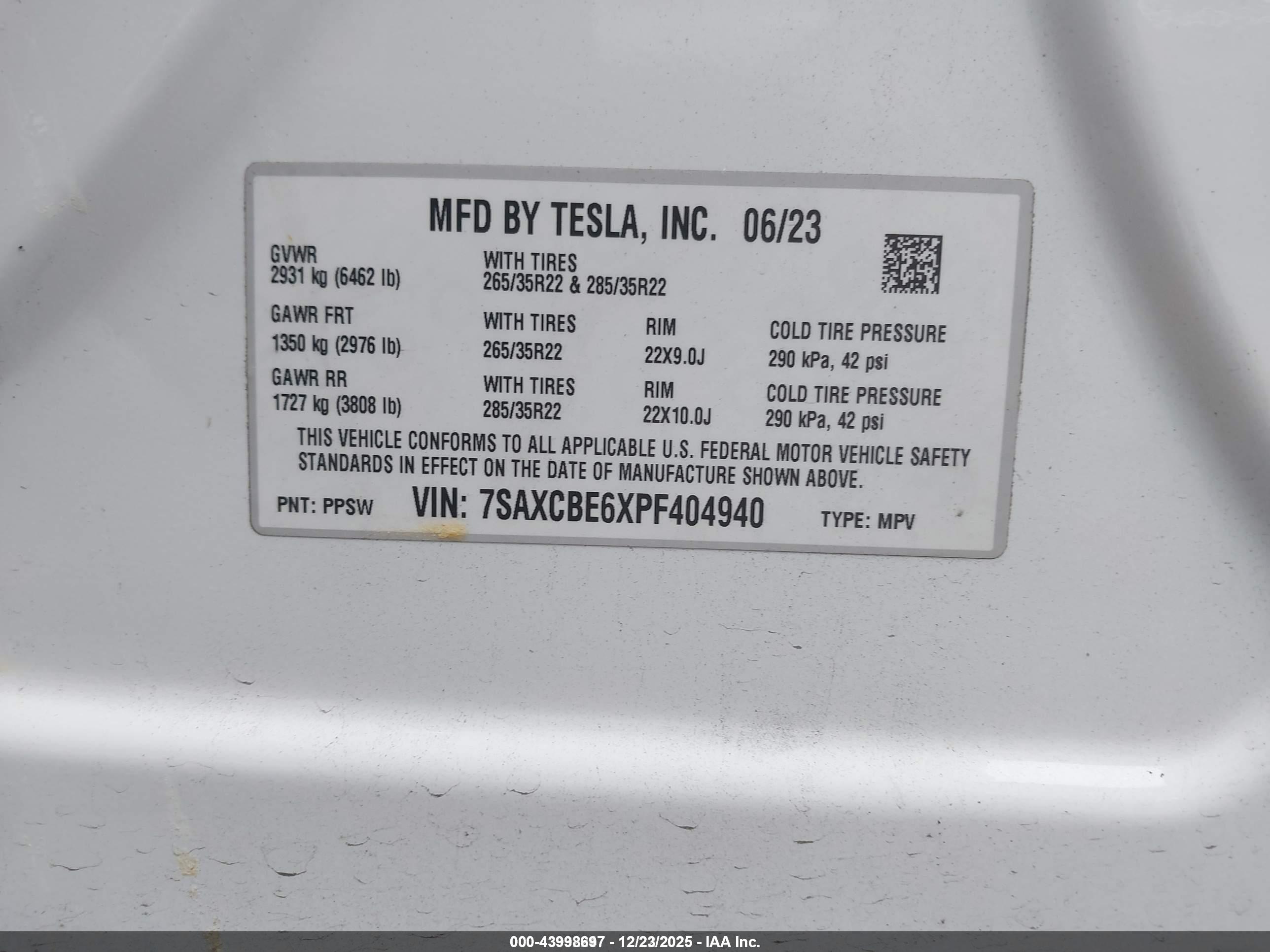 TESLA MODEL image 9