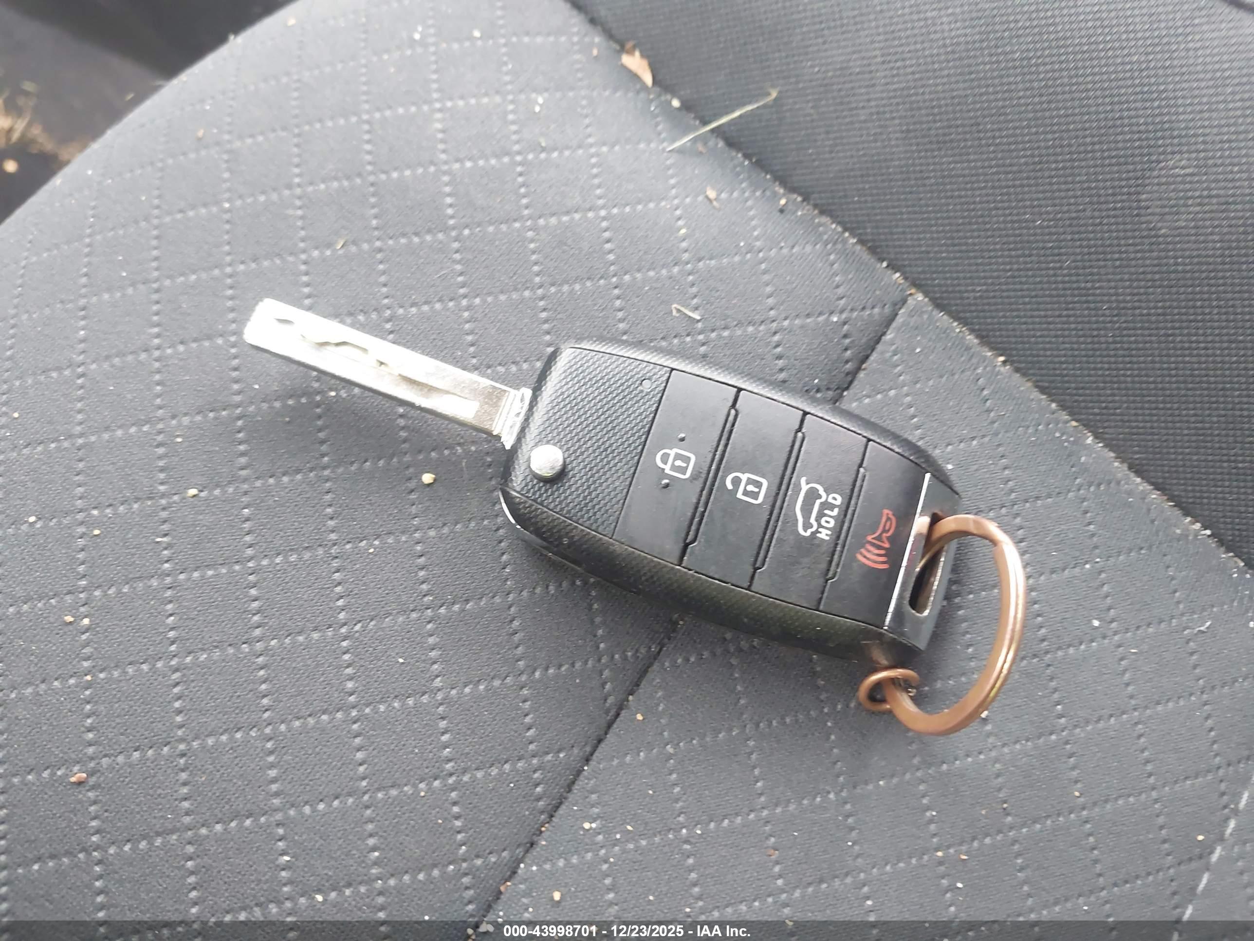 KIA SORENTO image 11
