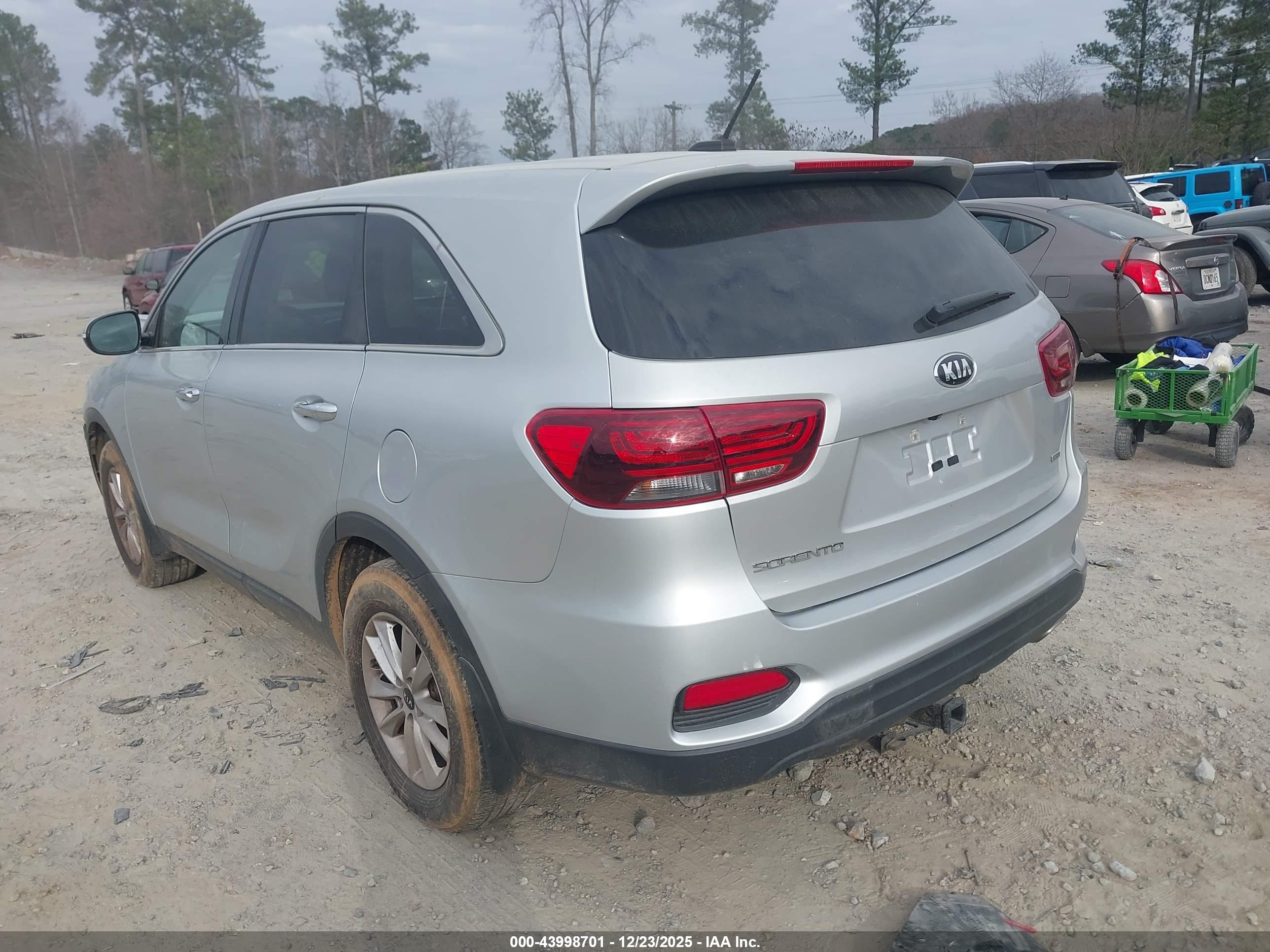KIA SORENTO image 3