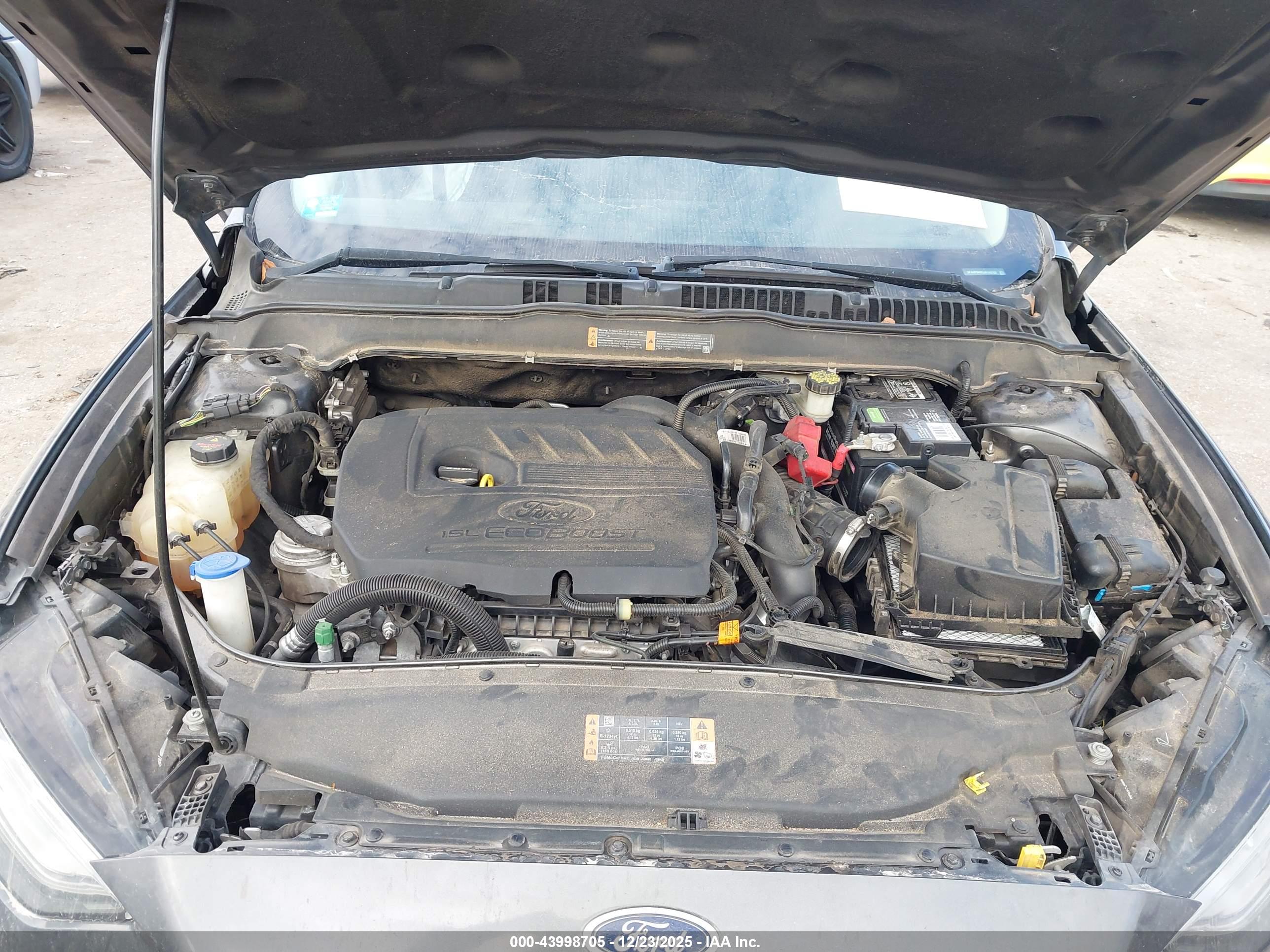 FORD FUSION image 10