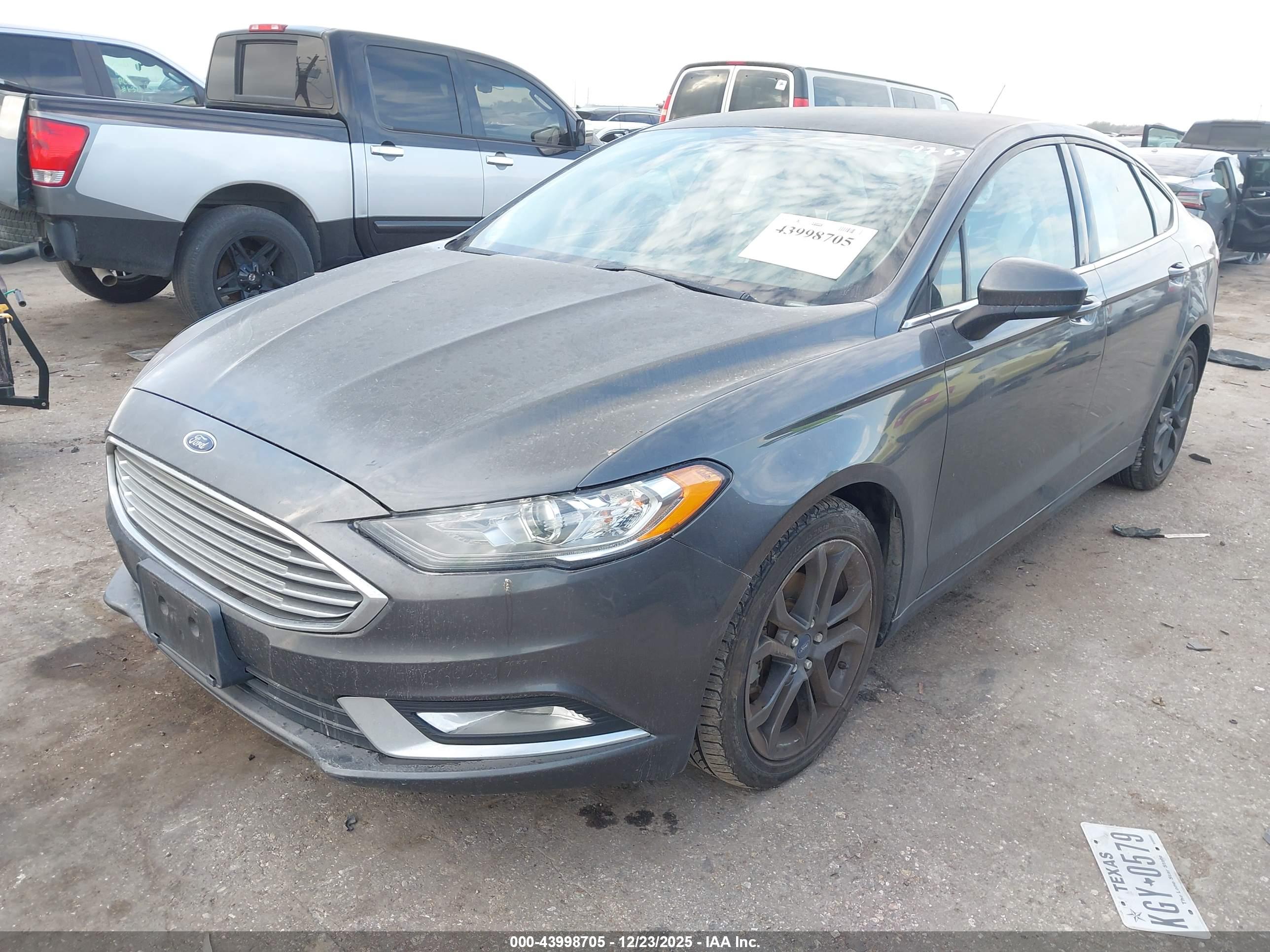 FORD FUSION image 2