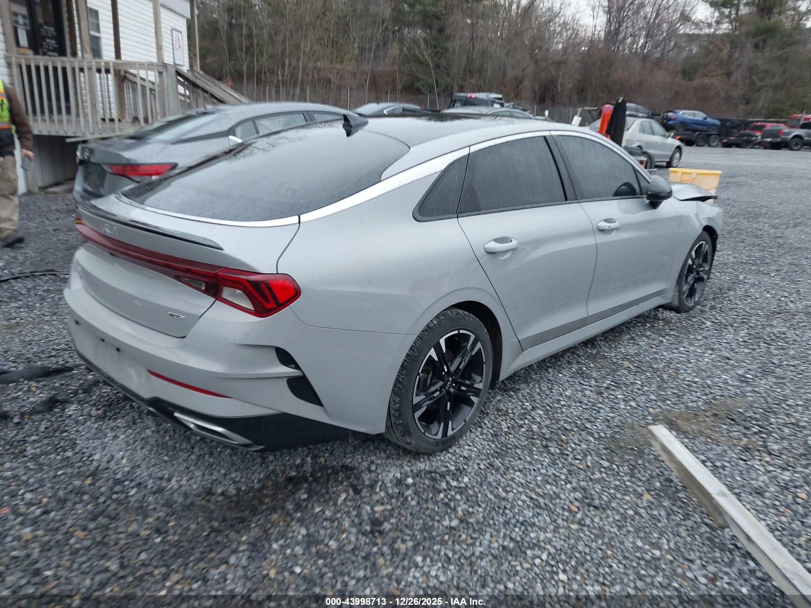 KIA K5 image 4