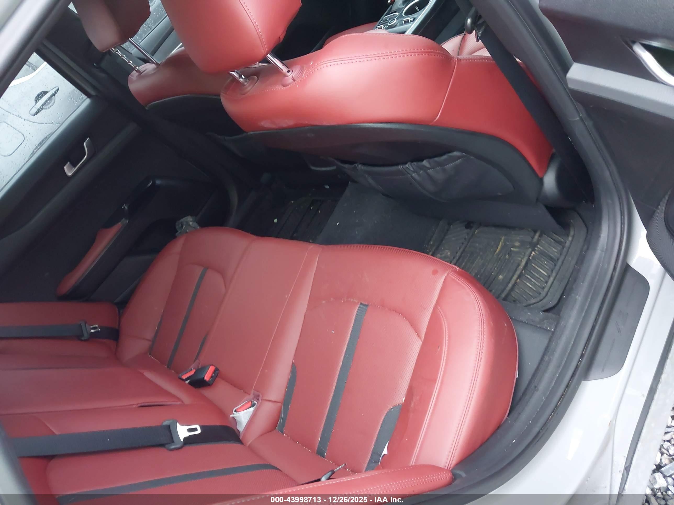 KIA K5 image 8