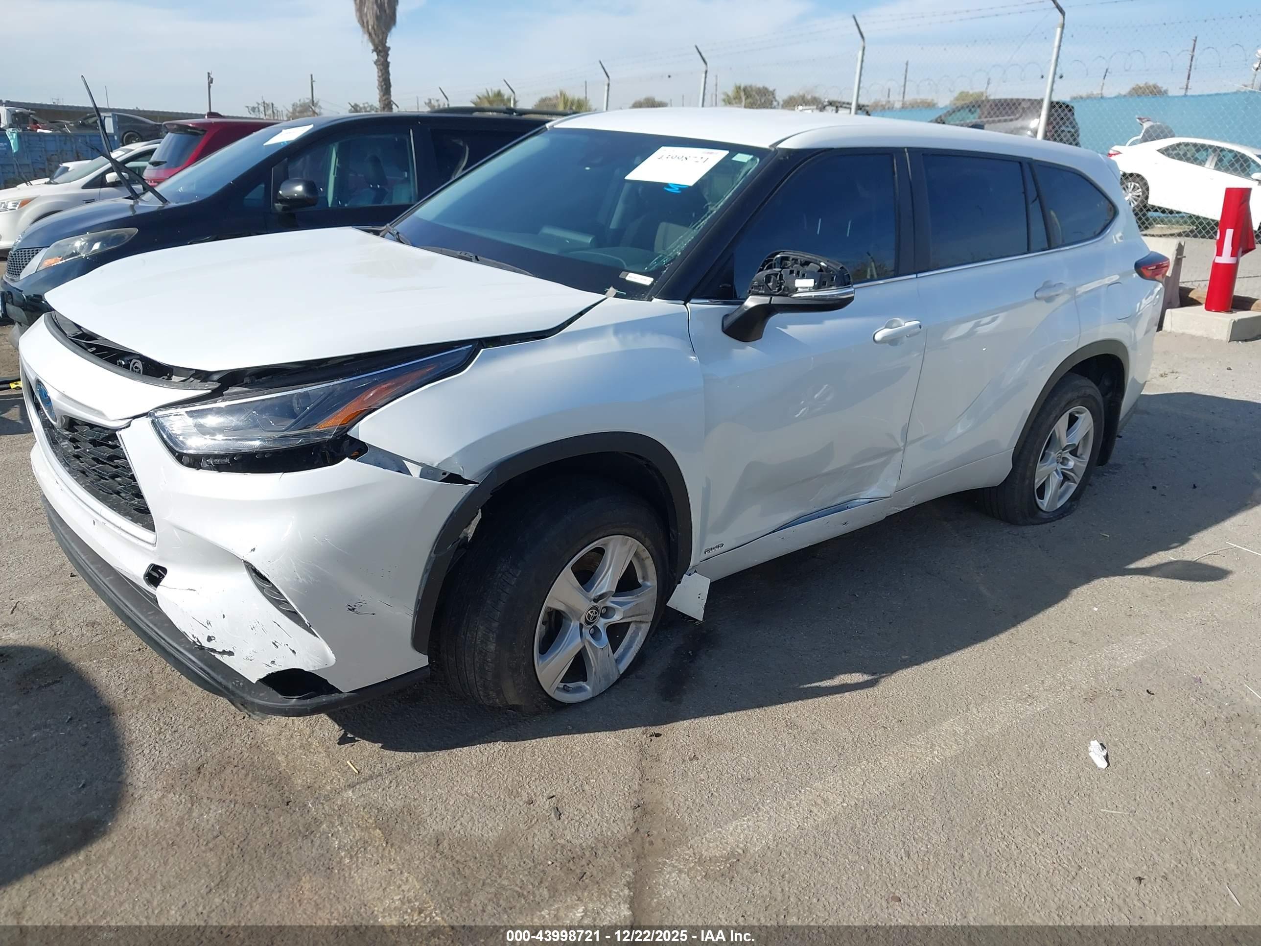 TOYOTA HIGHLANDER image 2
