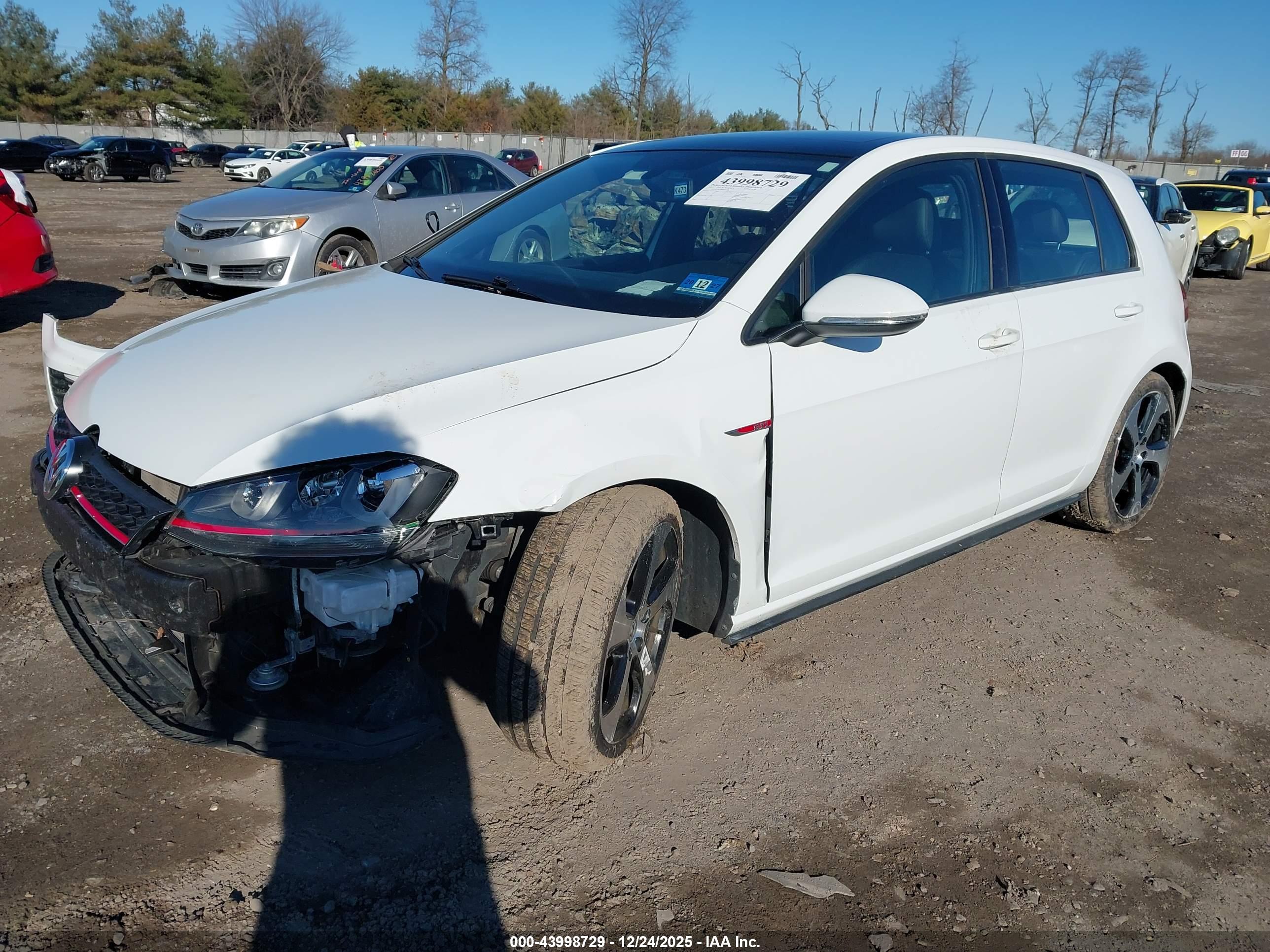 VOLKSWAGEN GOLF image 2