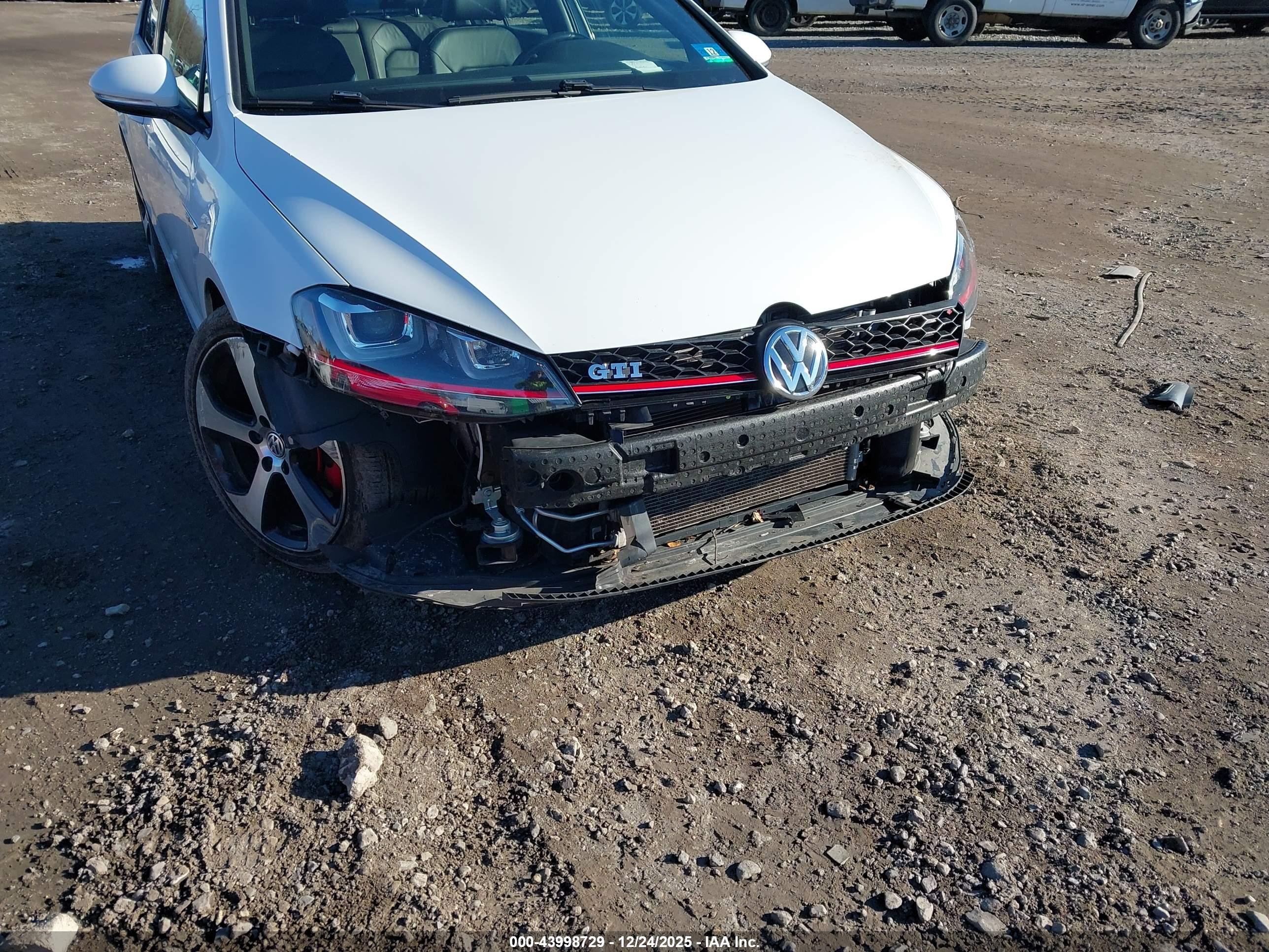 VOLKSWAGEN GOLF image 6