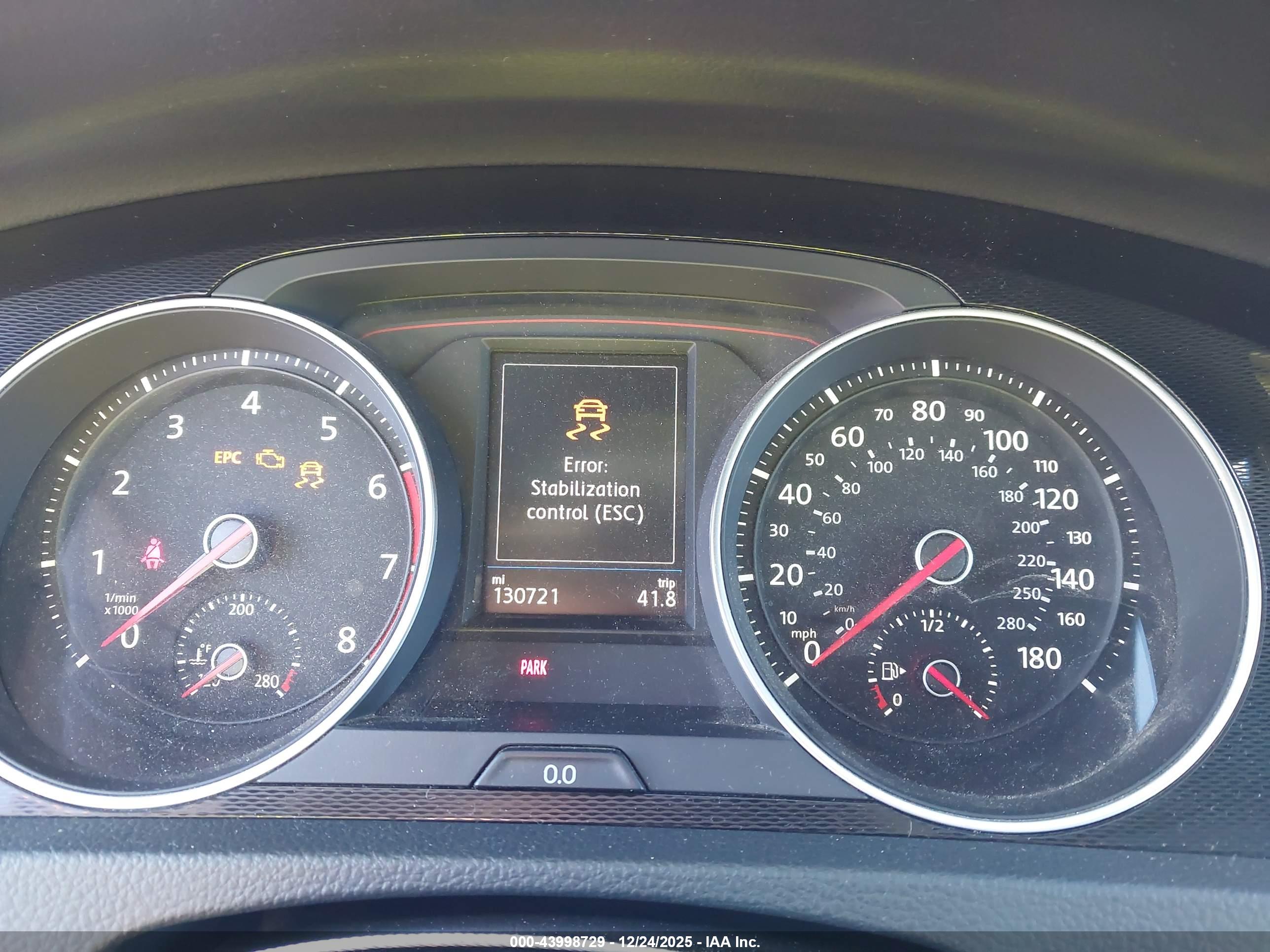 VOLKSWAGEN GOLF image 7