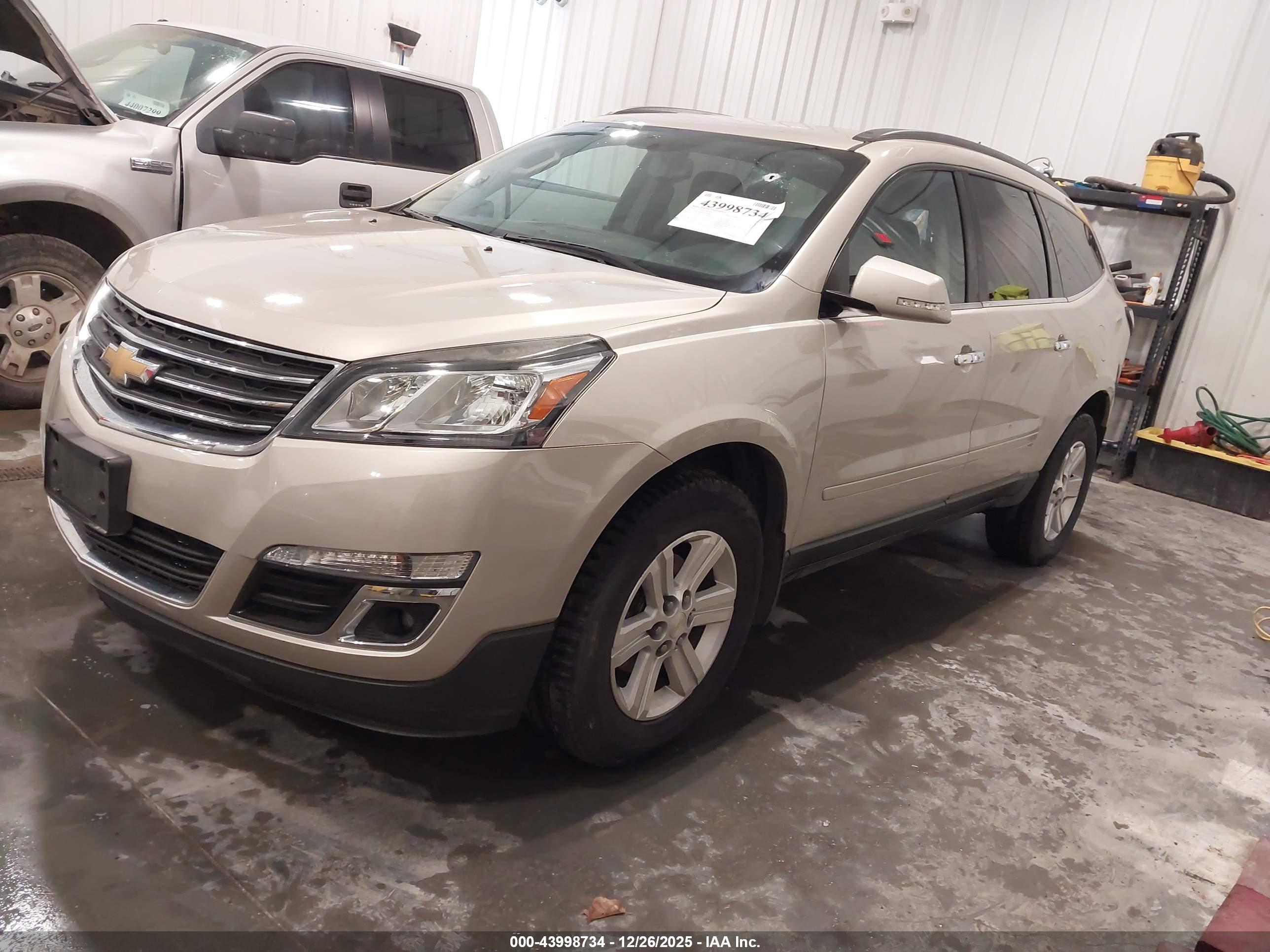 CHEVROLET TRAVERSE image 2