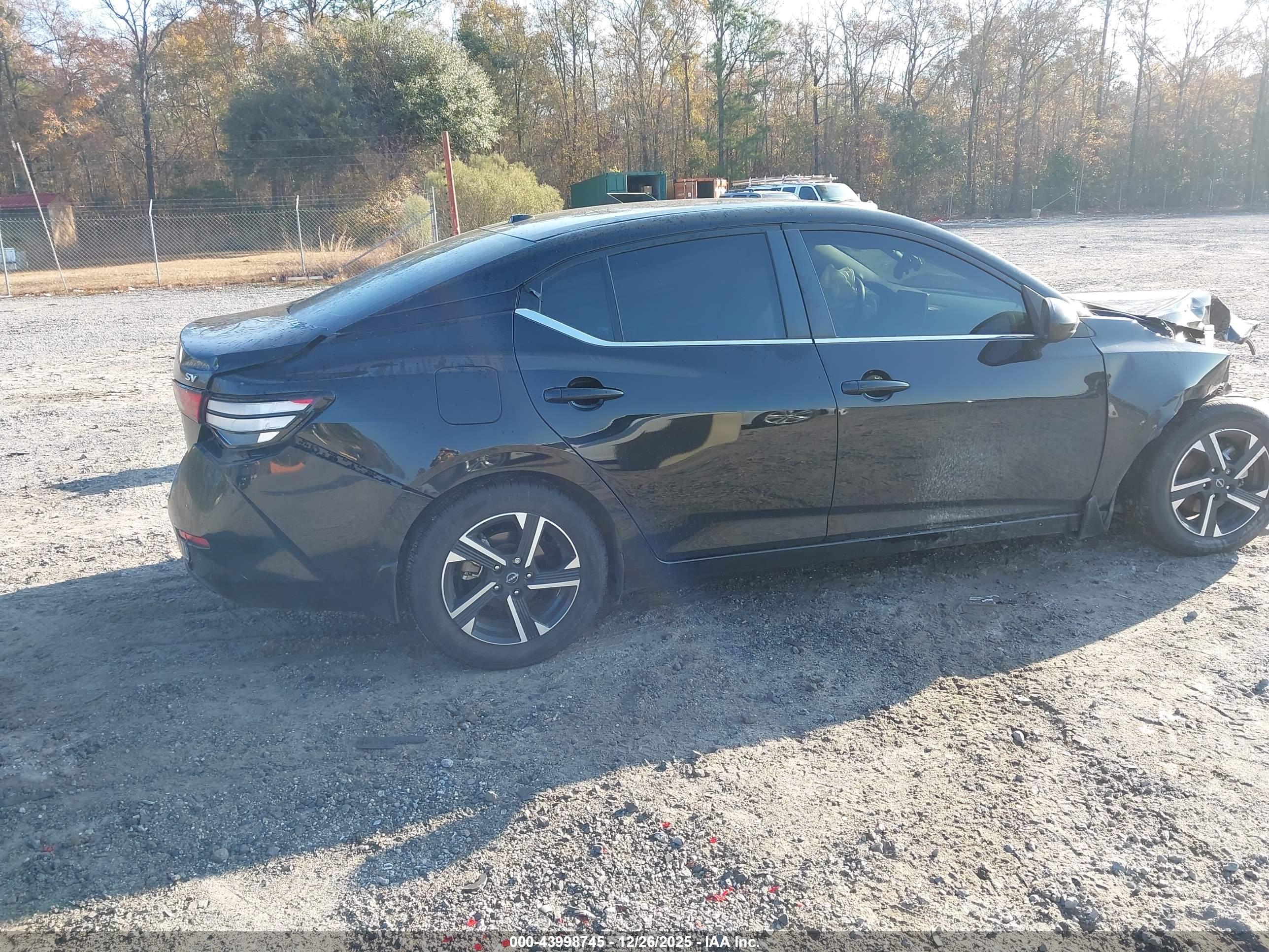 NISSAN SENTRA image 4