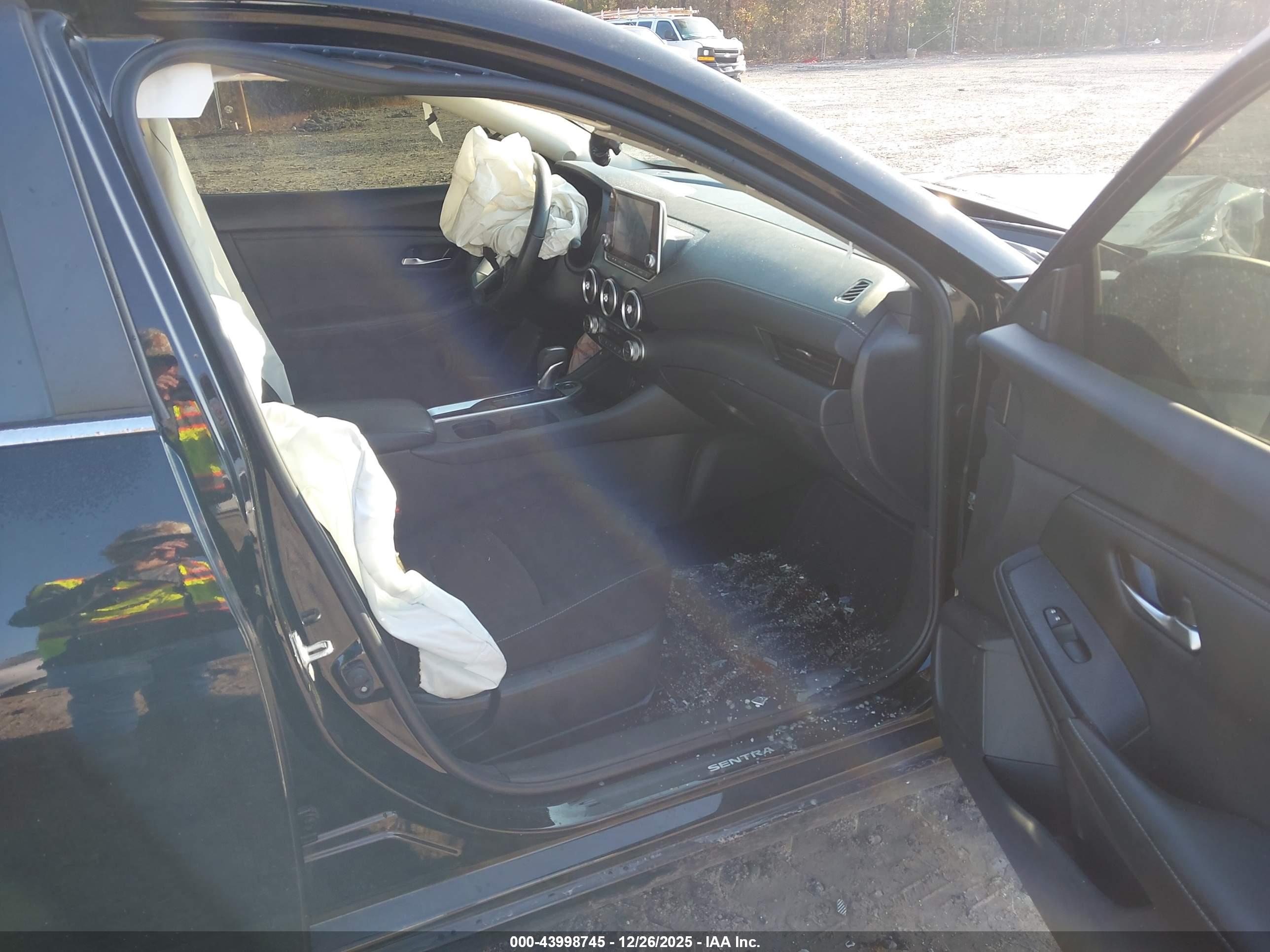 NISSAN SENTRA image 5