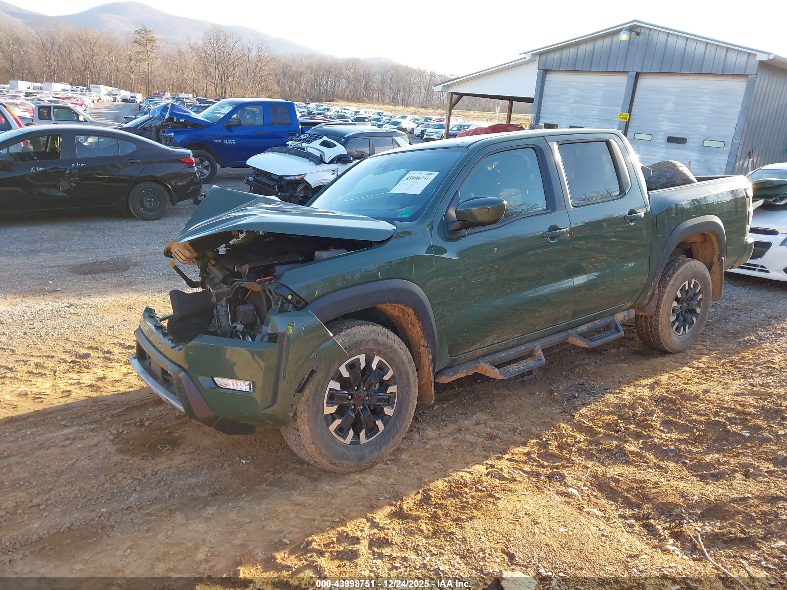 NISSAN FRONTIER image 2