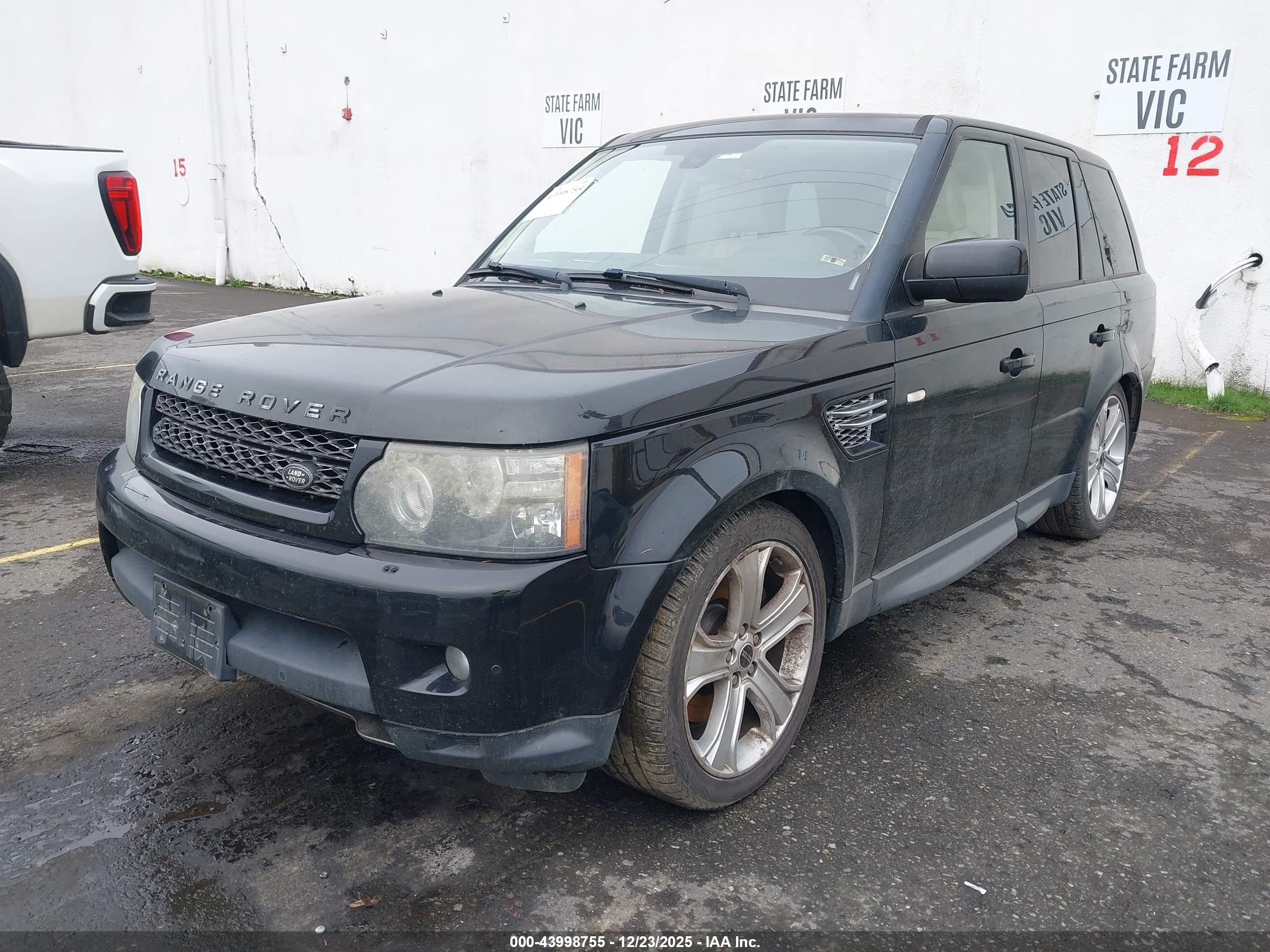 LAND ROVER image 2
