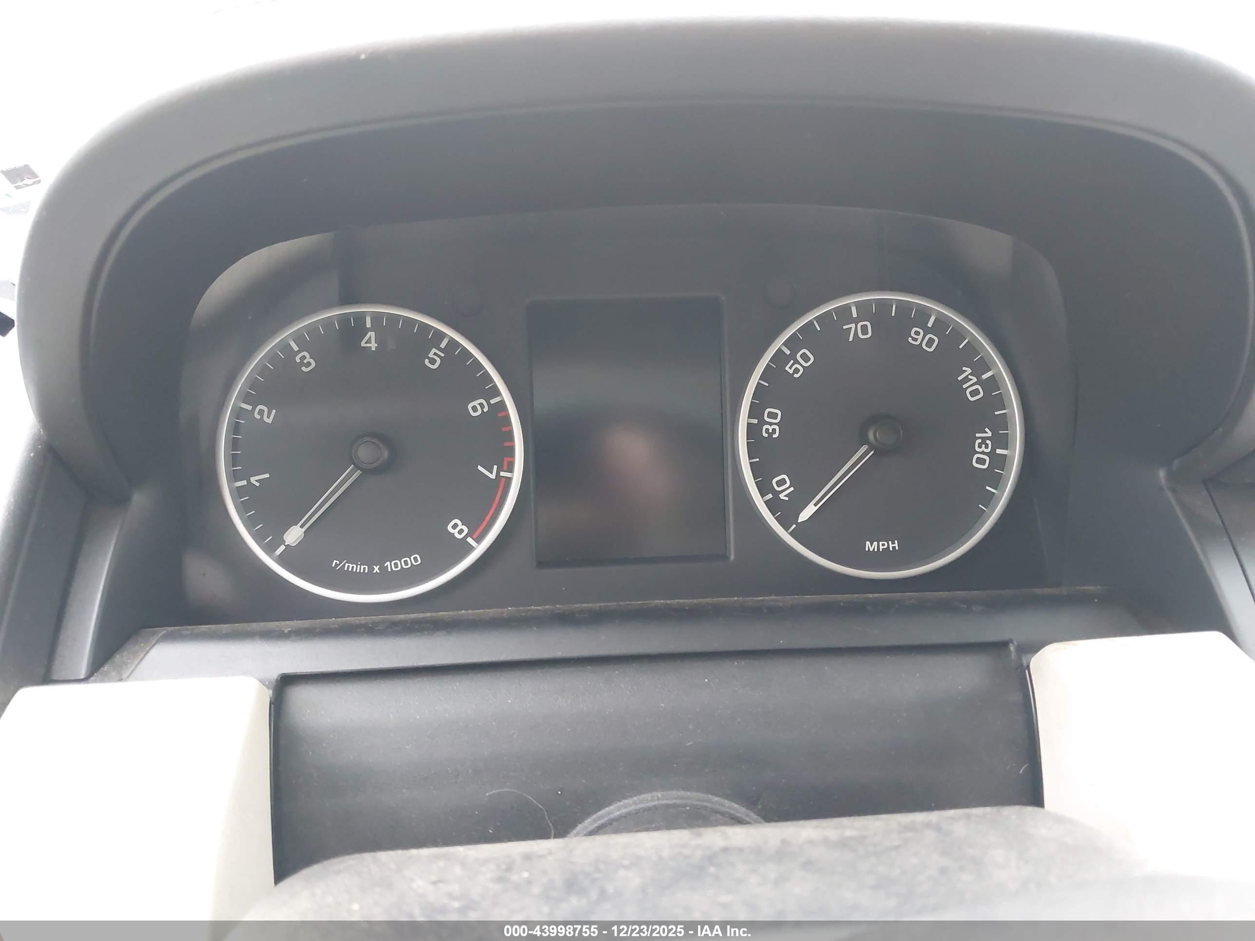 LAND ROVER image 7