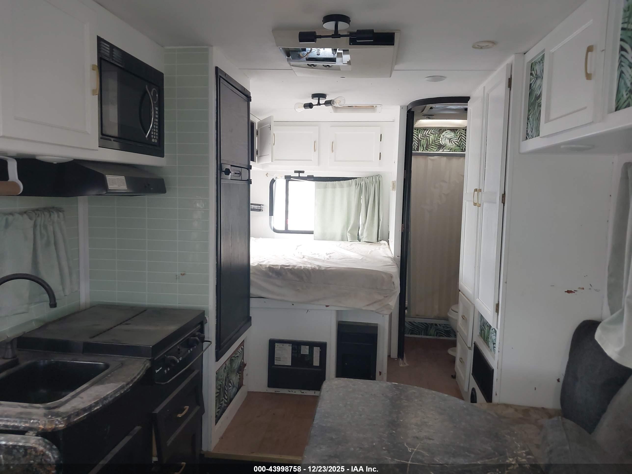 FORD E-350 image 7