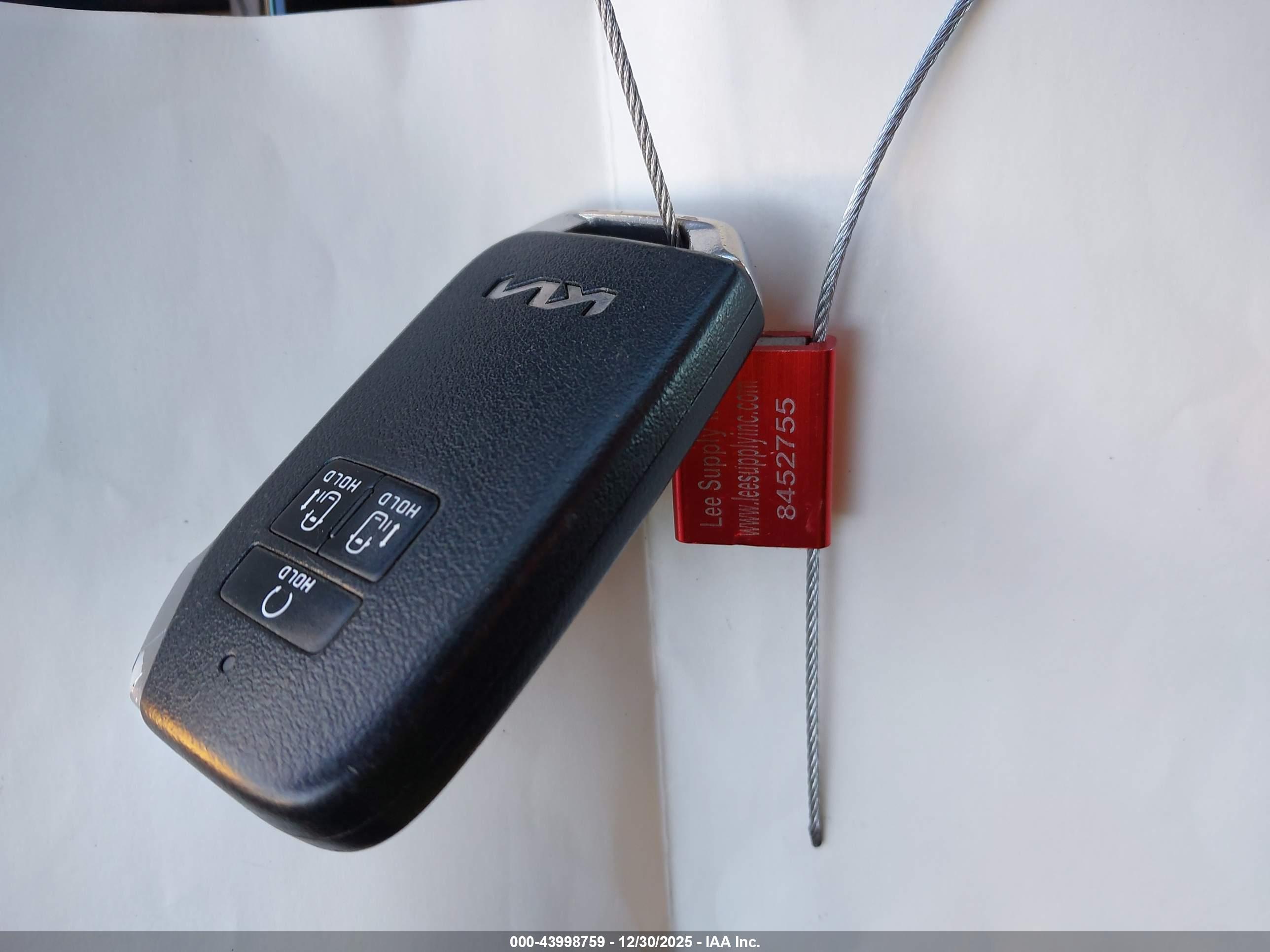 KIA CARNIVAL image 11