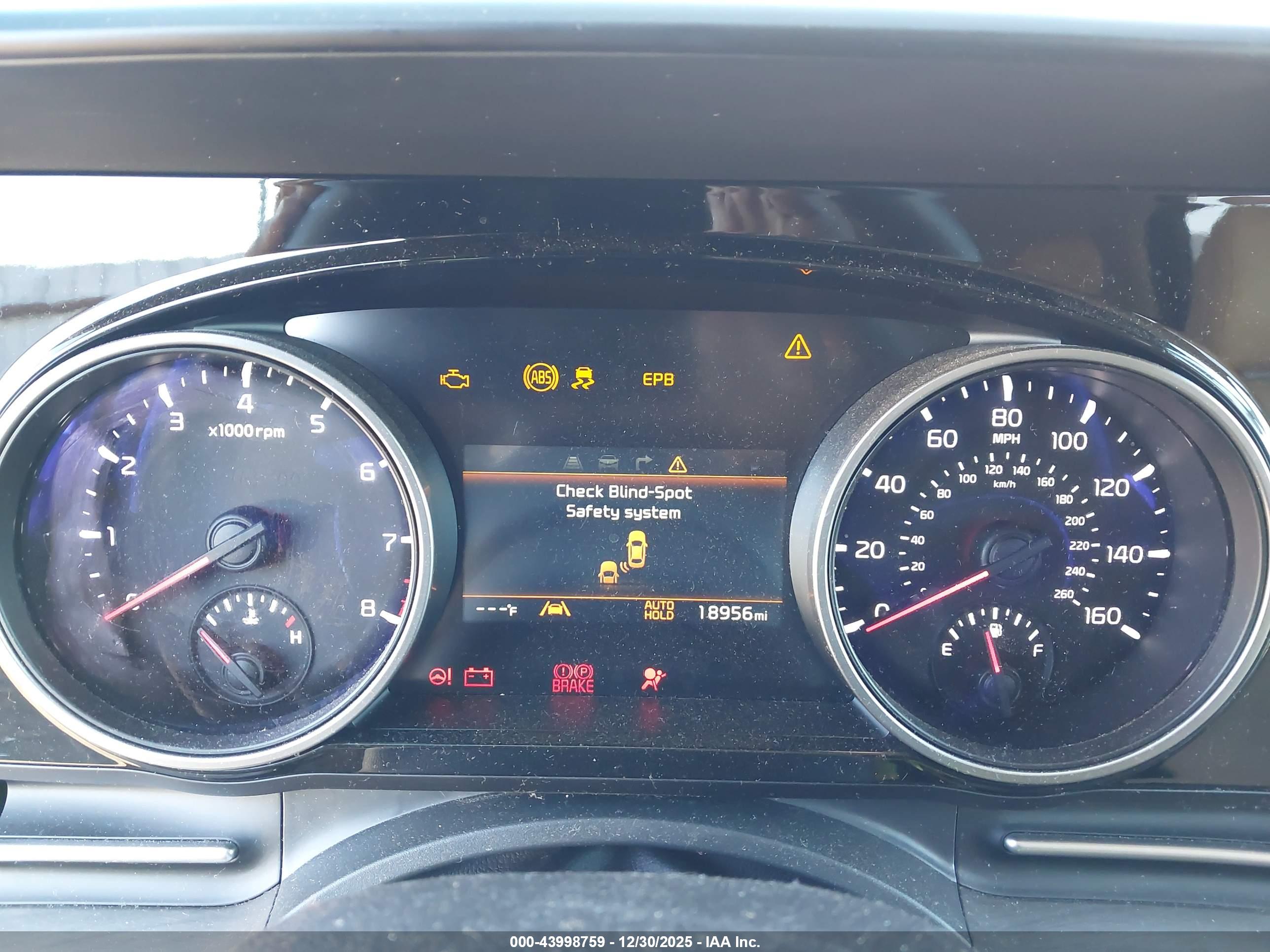 KIA CARNIVAL image 7