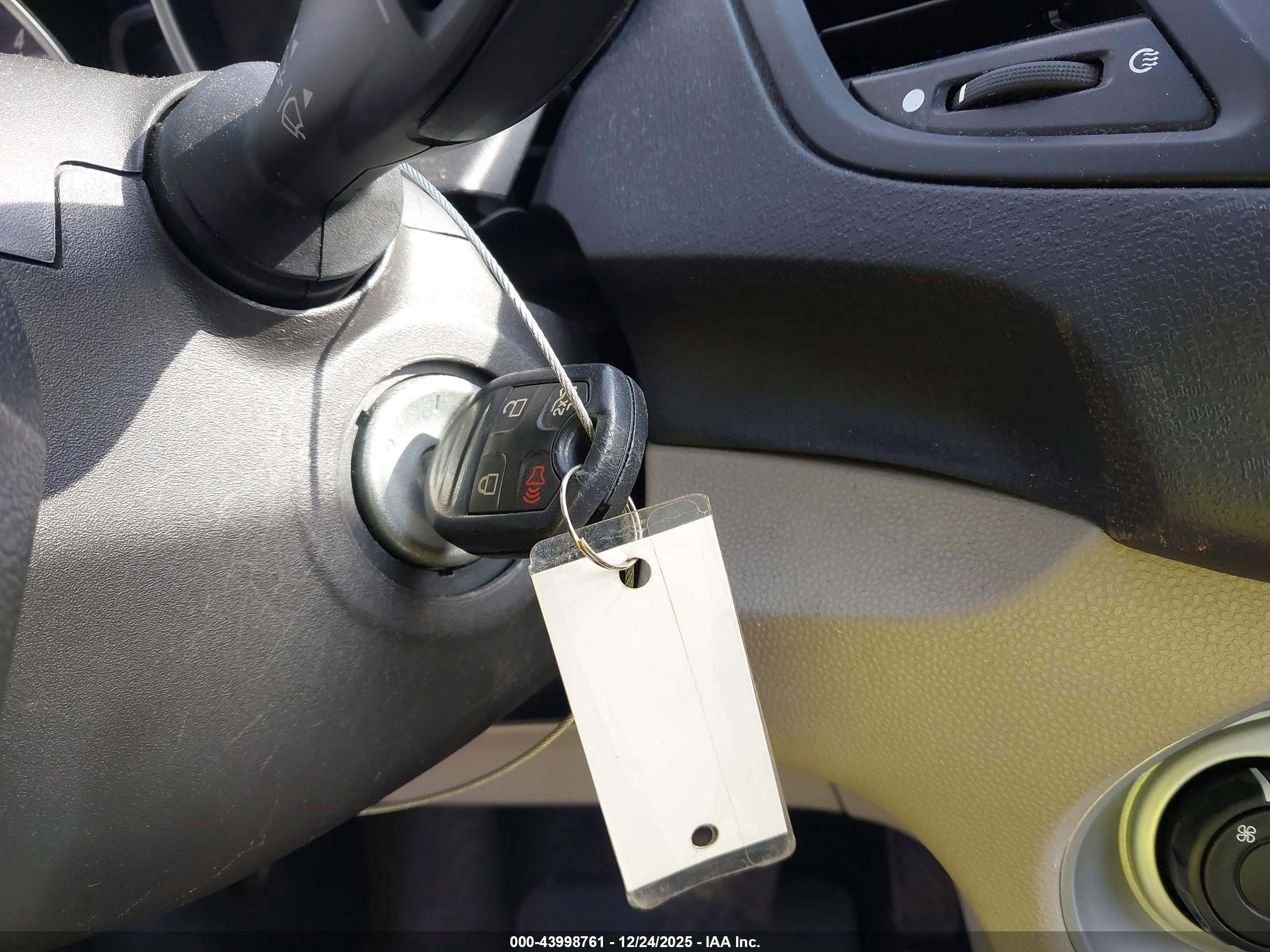 FORD FIESTA image 11