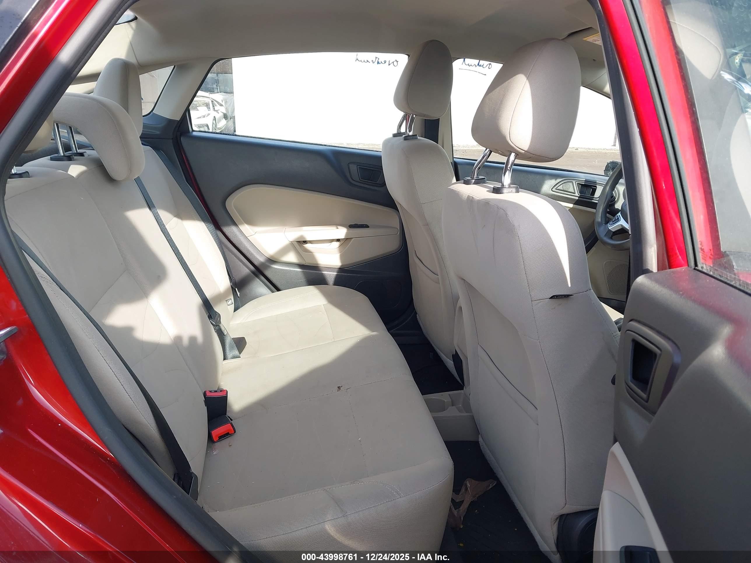 FORD FIESTA image 8