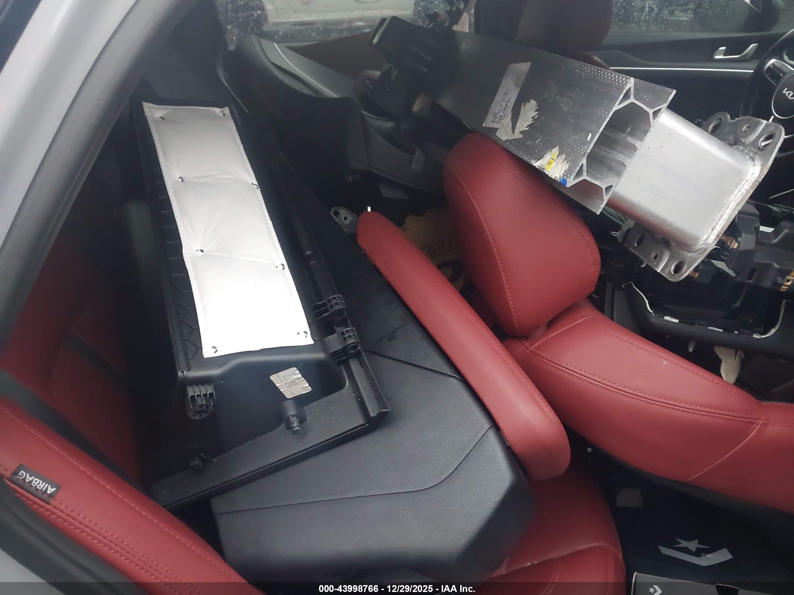 KIA K5 image 8
