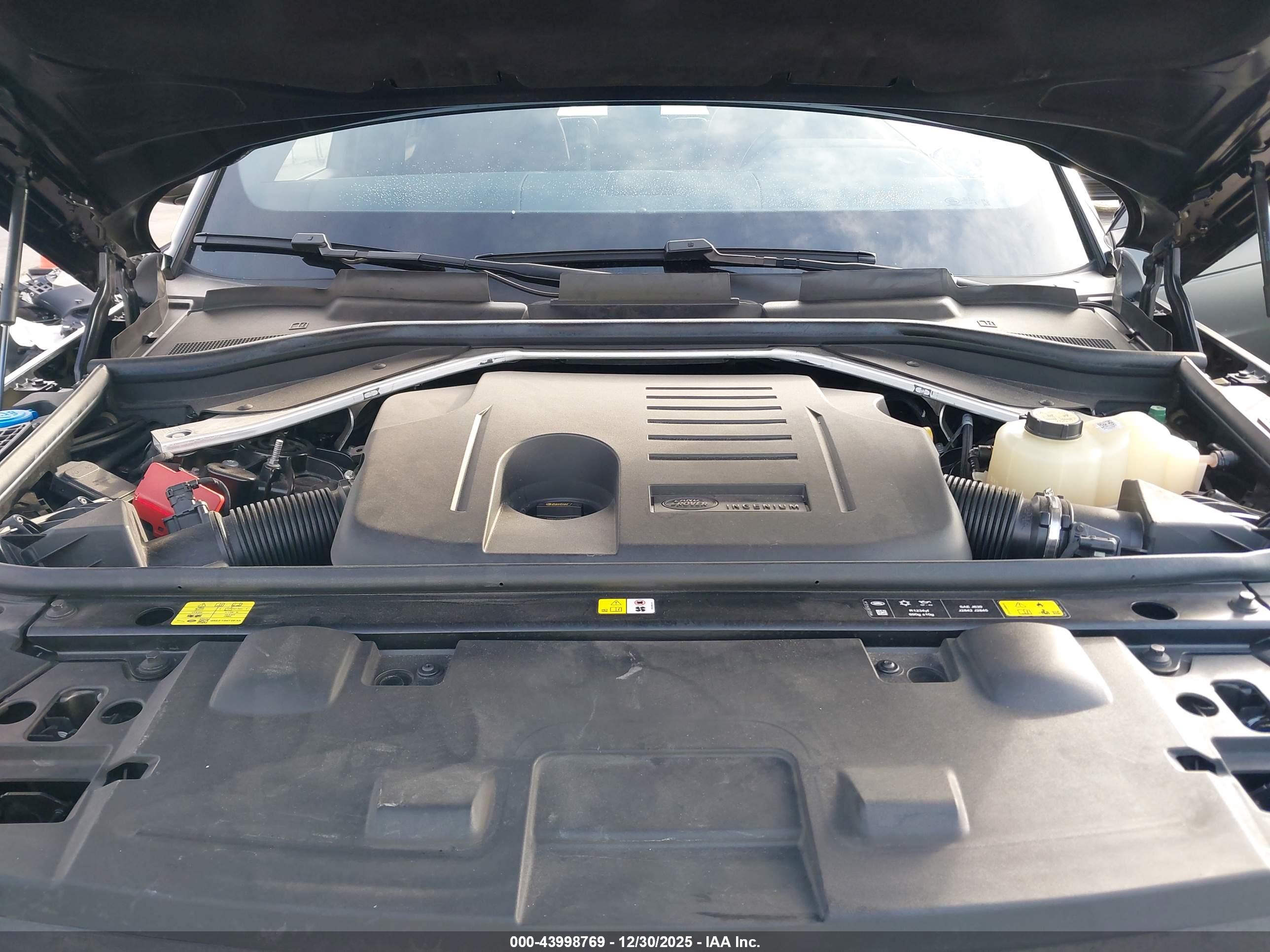 LAND ROVER image 10