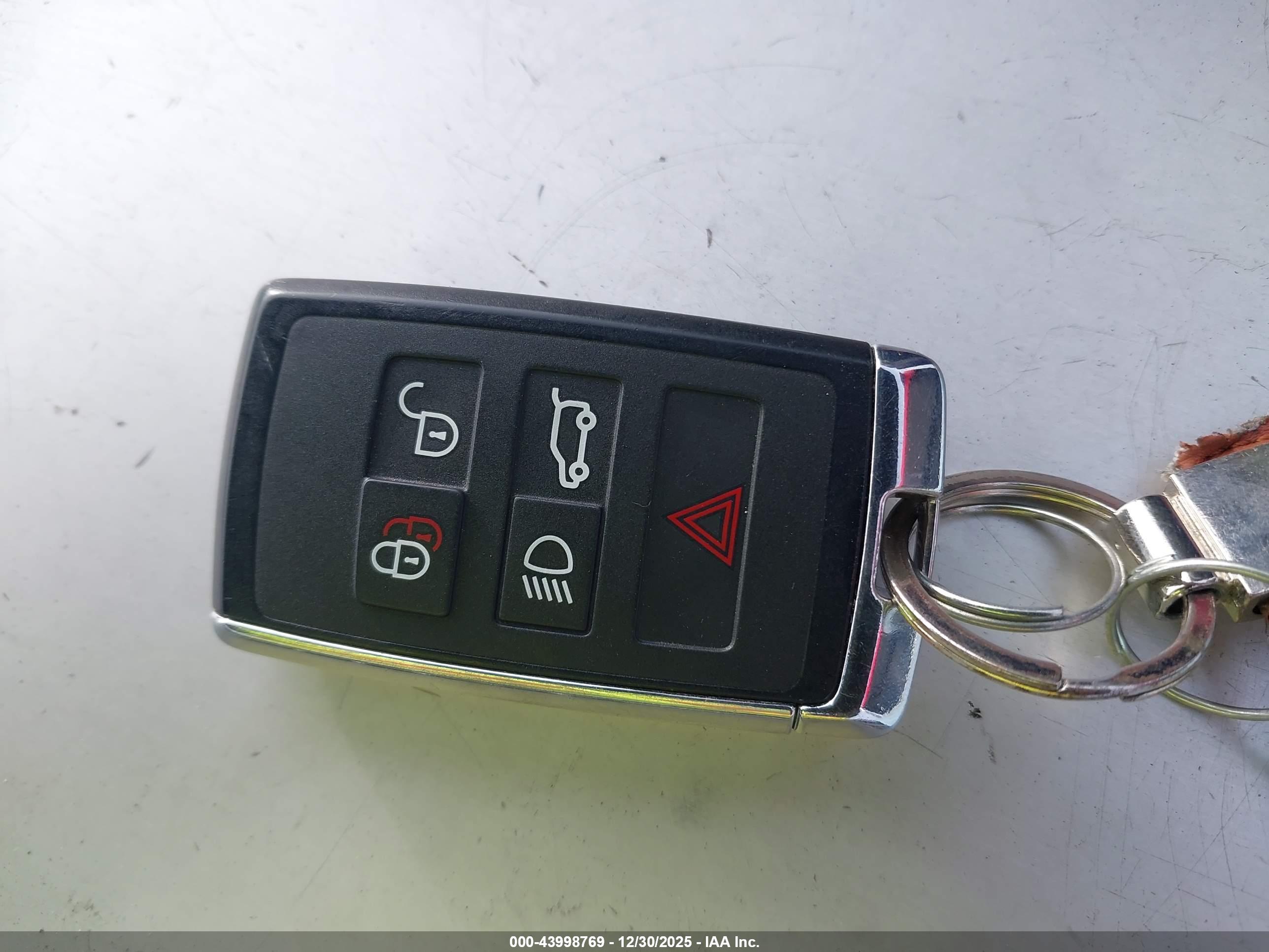 LAND ROVER image 11