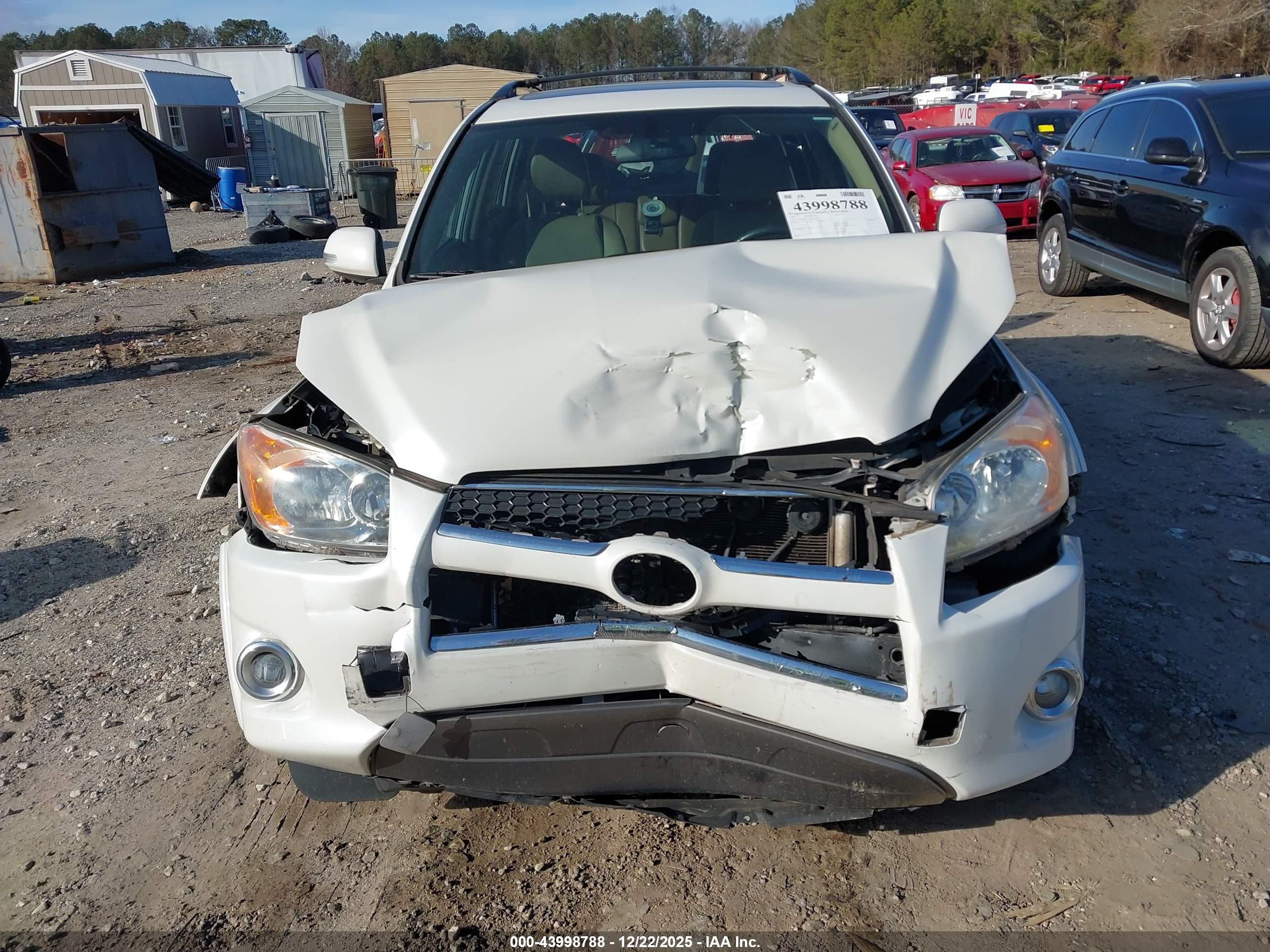 TOYOTA RAV4 image 6