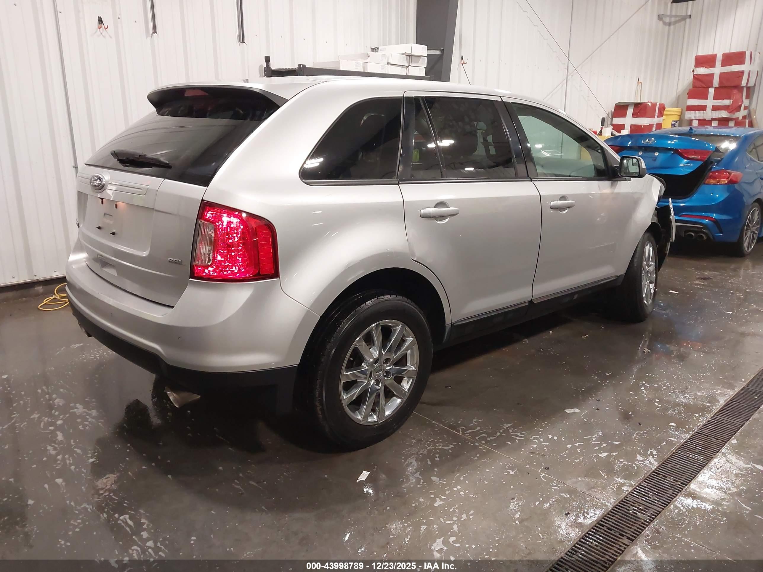 FORD EDGE image 4