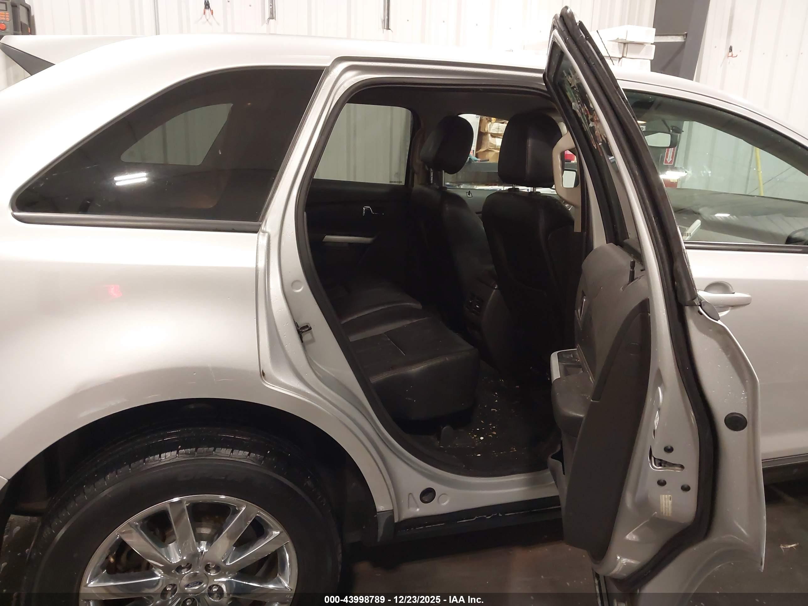 FORD EDGE image 8