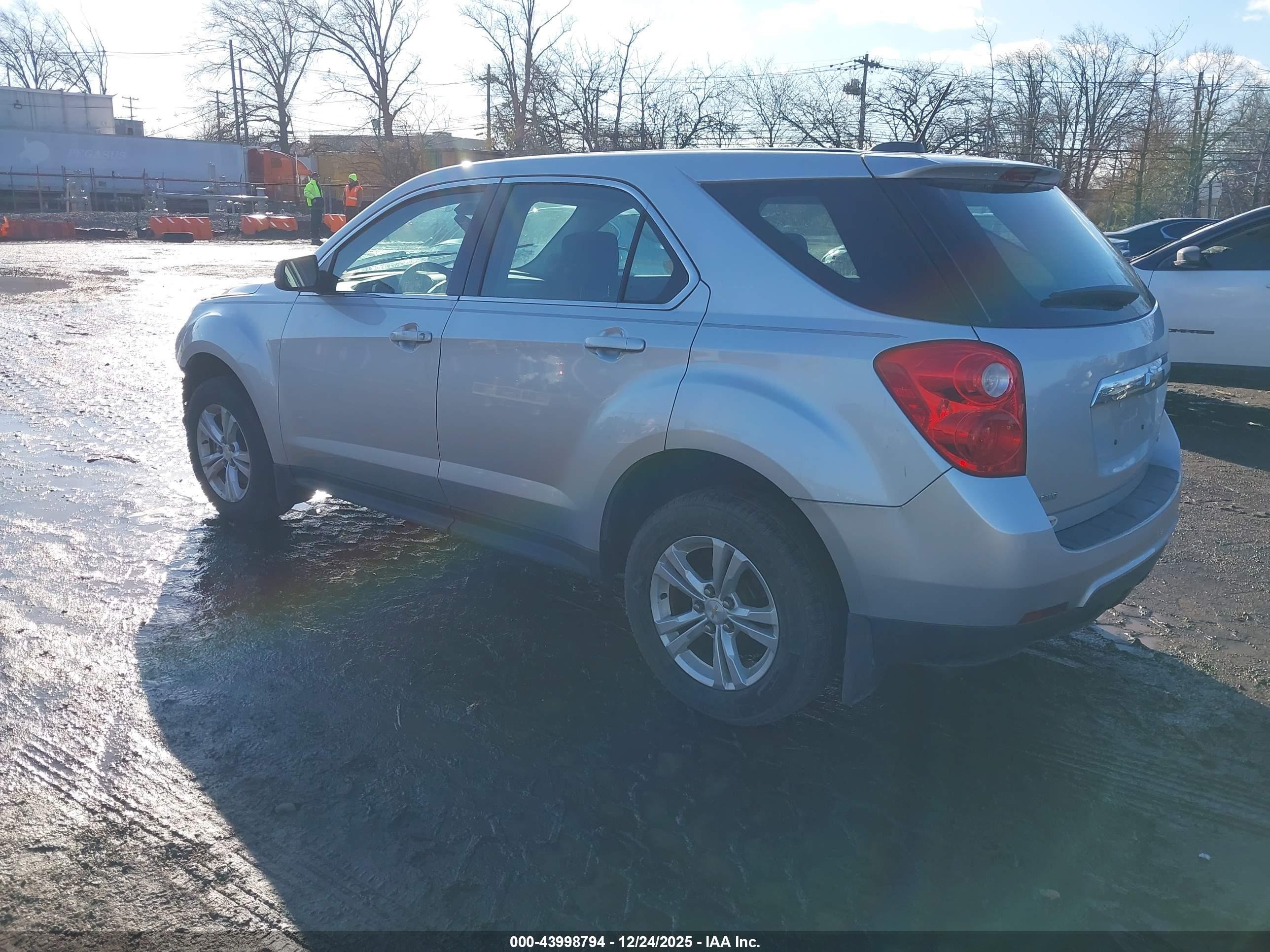 CHEVROLET EQUINOX image 3