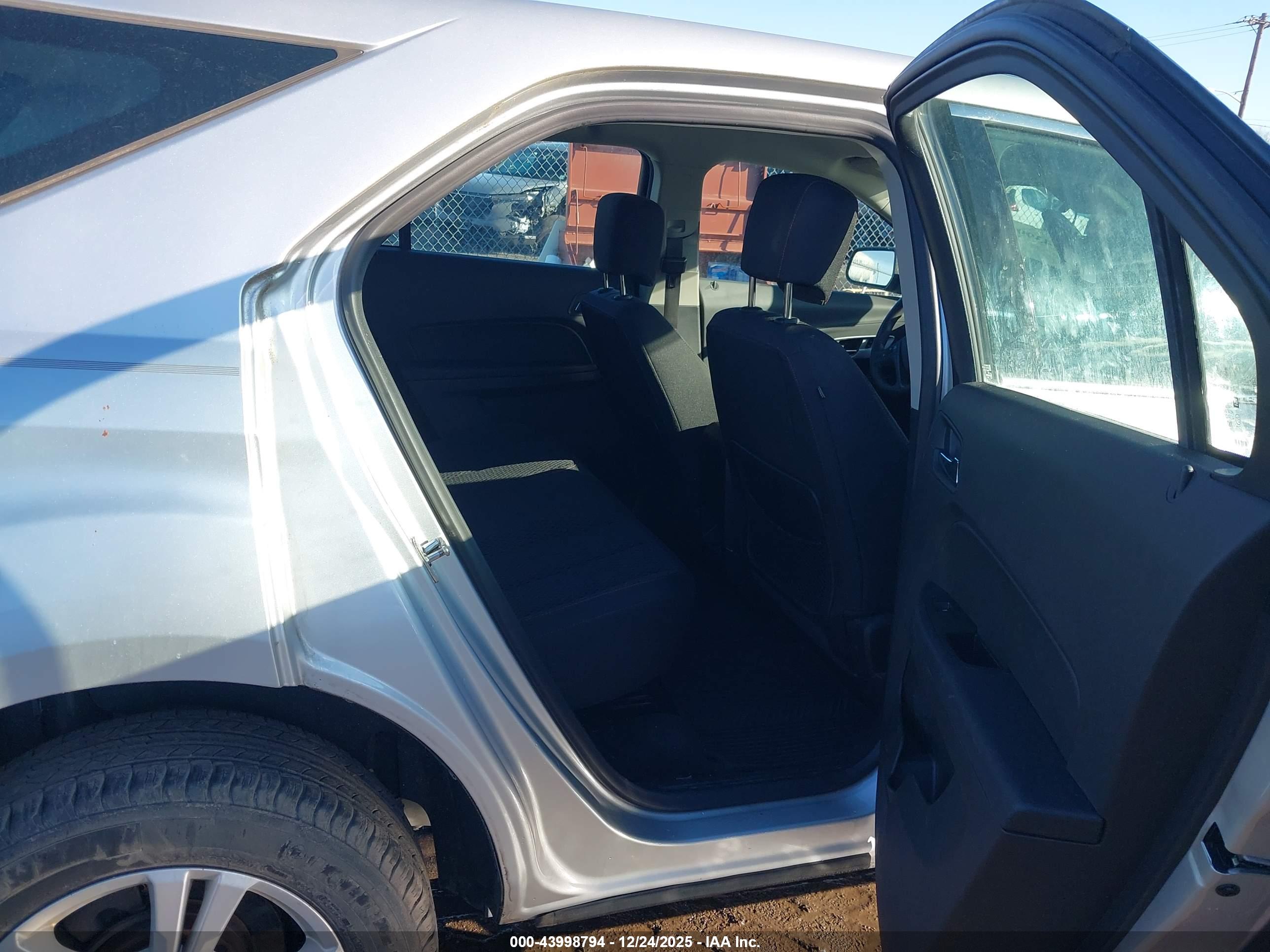 CHEVROLET EQUINOX image 8