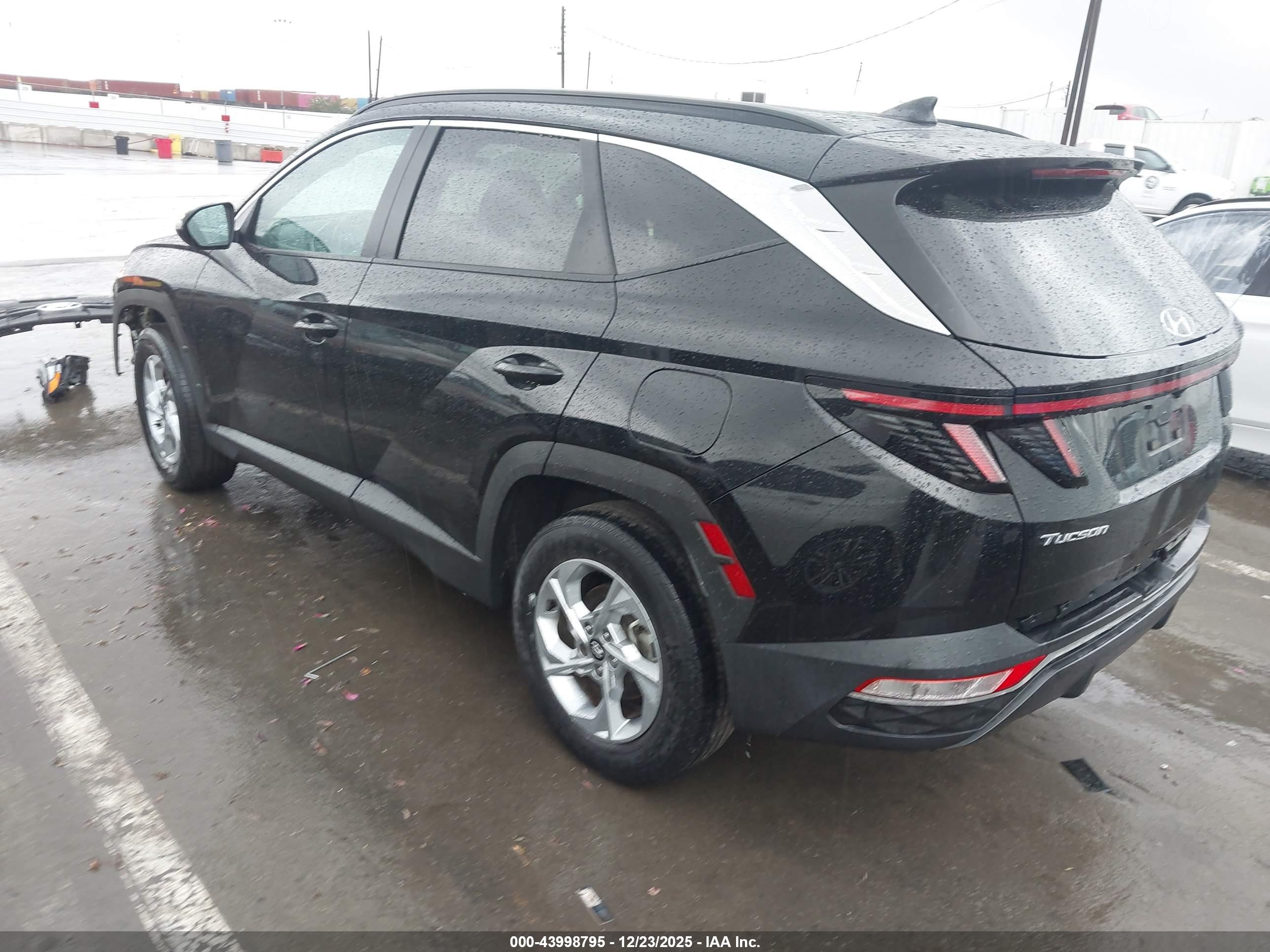 HYUNDAI TUCSON image 3