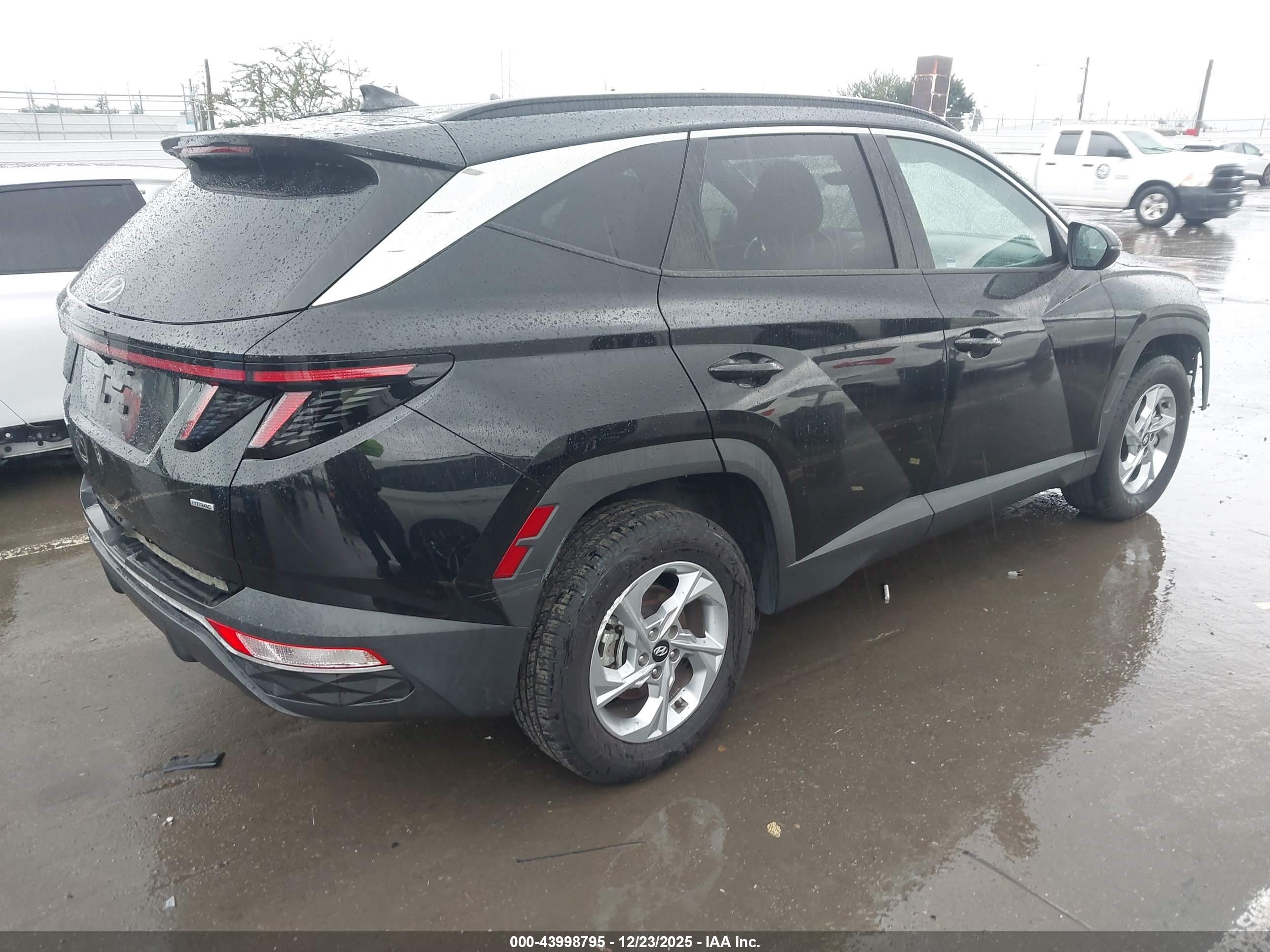 HYUNDAI TUCSON image 4