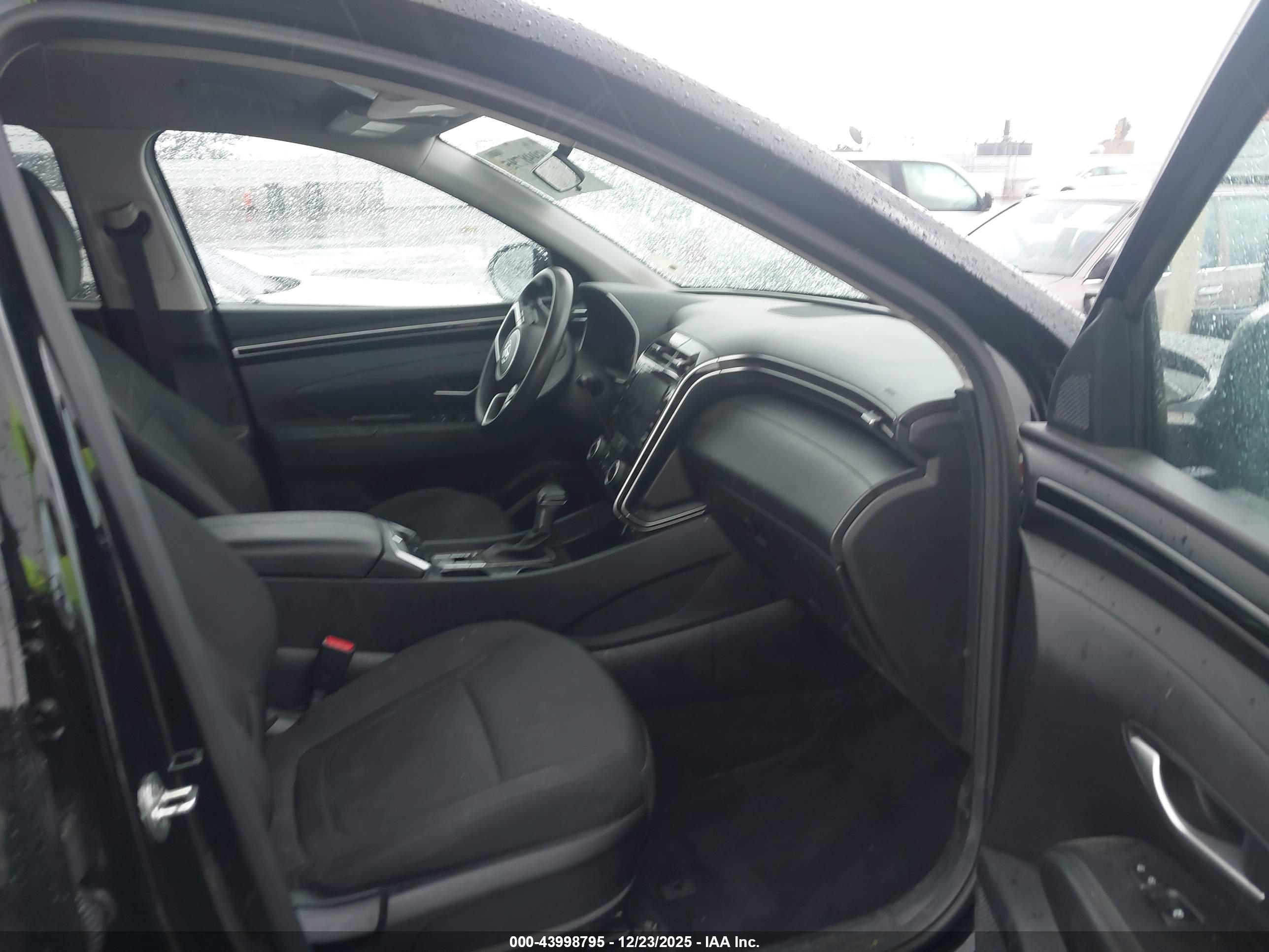 HYUNDAI TUCSON image 5
