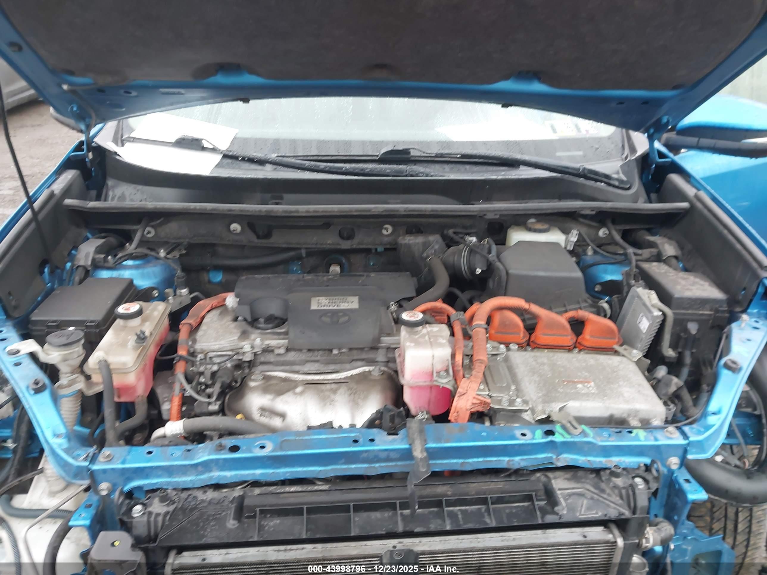 TOYOTA RAV4 image 10
