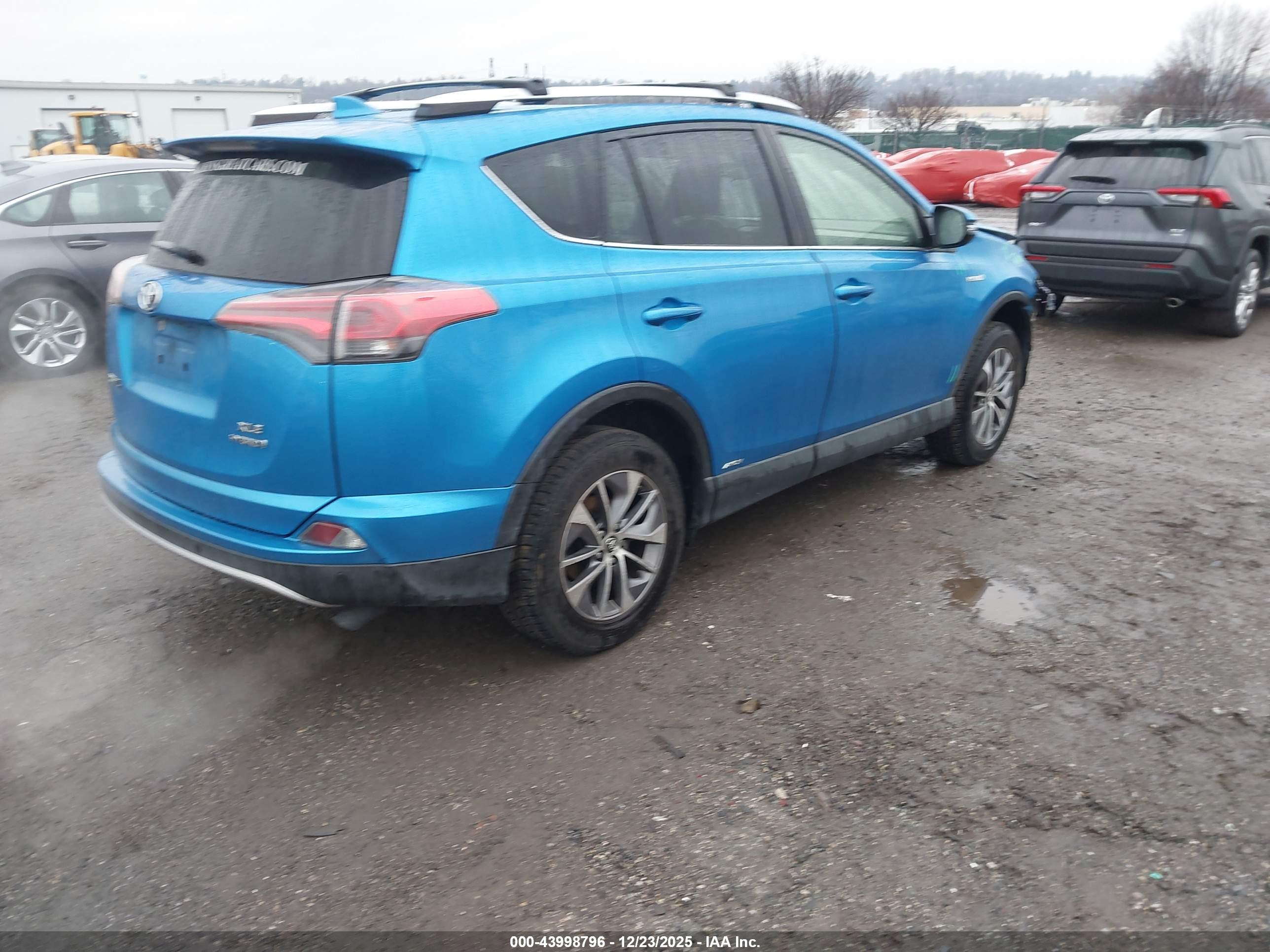 TOYOTA RAV4 image 4